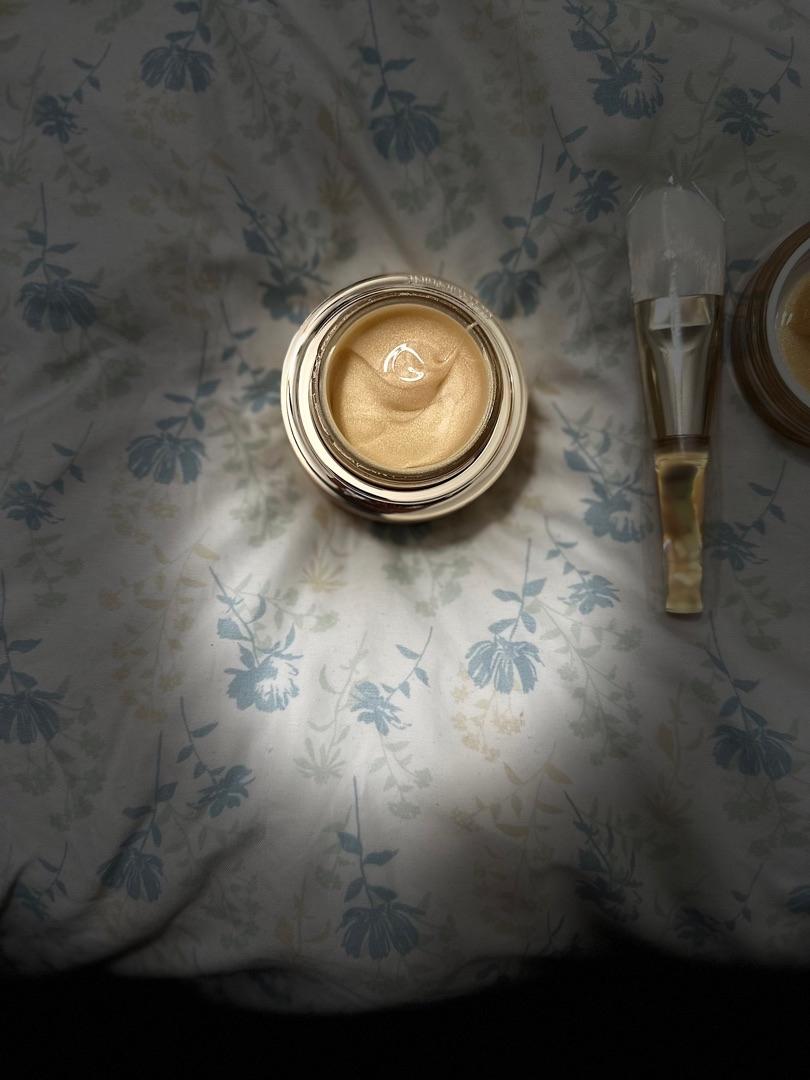 Customer carousel item 1.