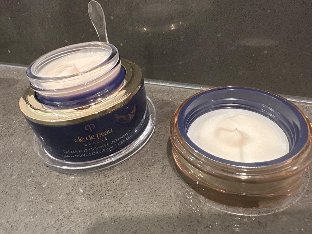 Customer carousel item 11.