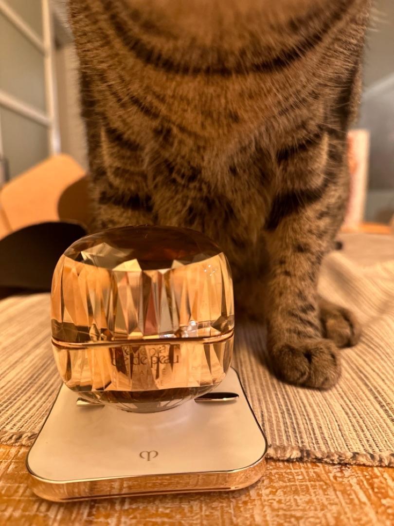 Customer carousel item 8.