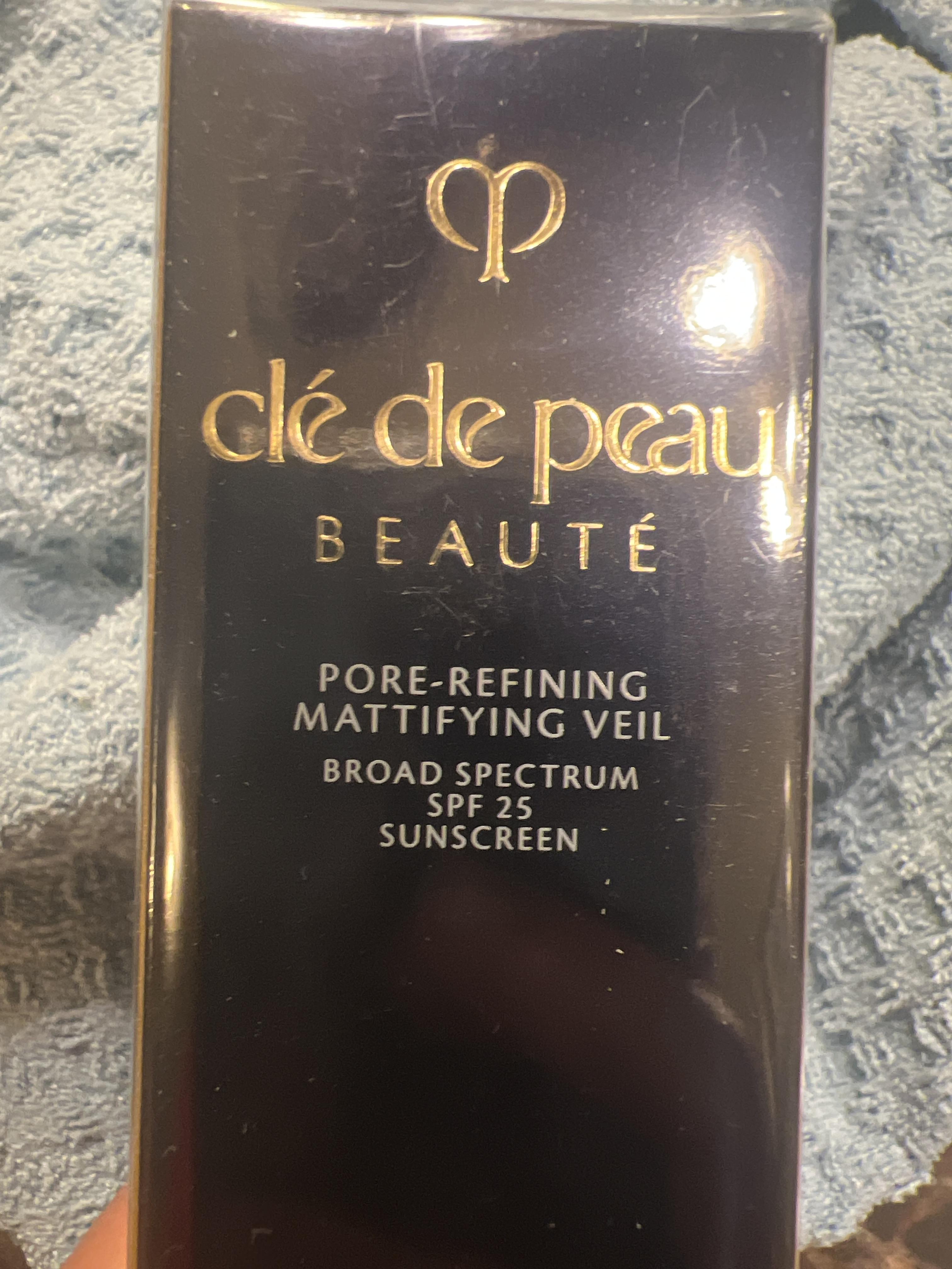 Clé de Peau Beauté Pore-Refining Mattifying Veil SPF 25, 1.4 oz