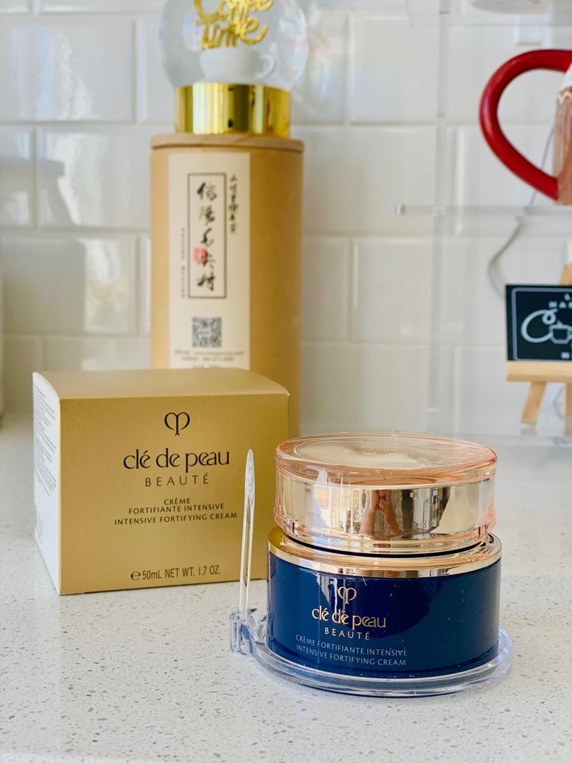 Customer carousel item 8.