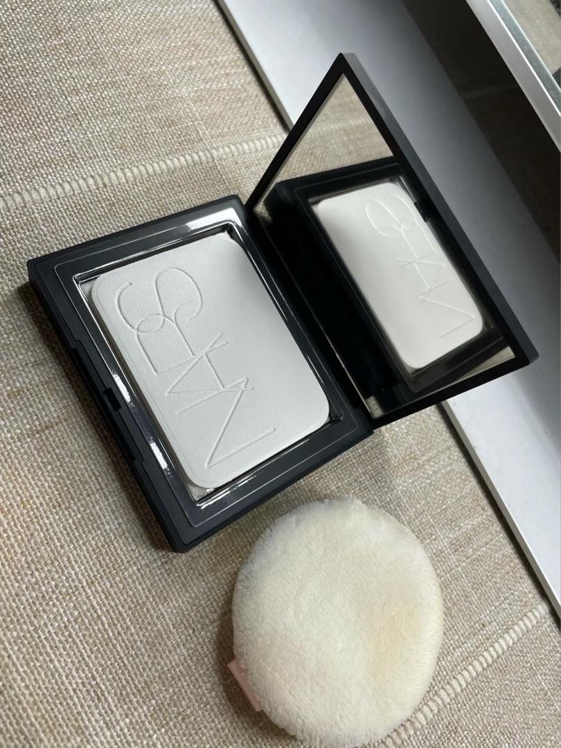 Customer carousel item 9.