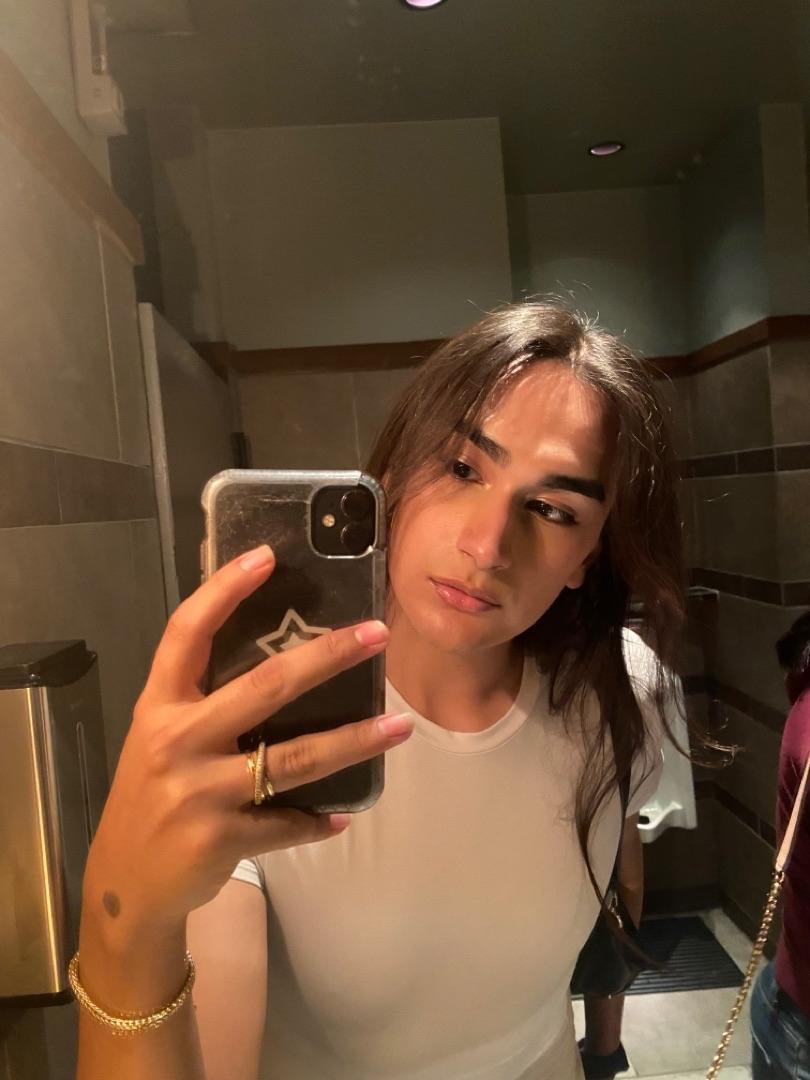 Customer carousel item 11.