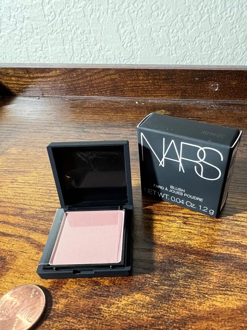 Customer carousel item 11.