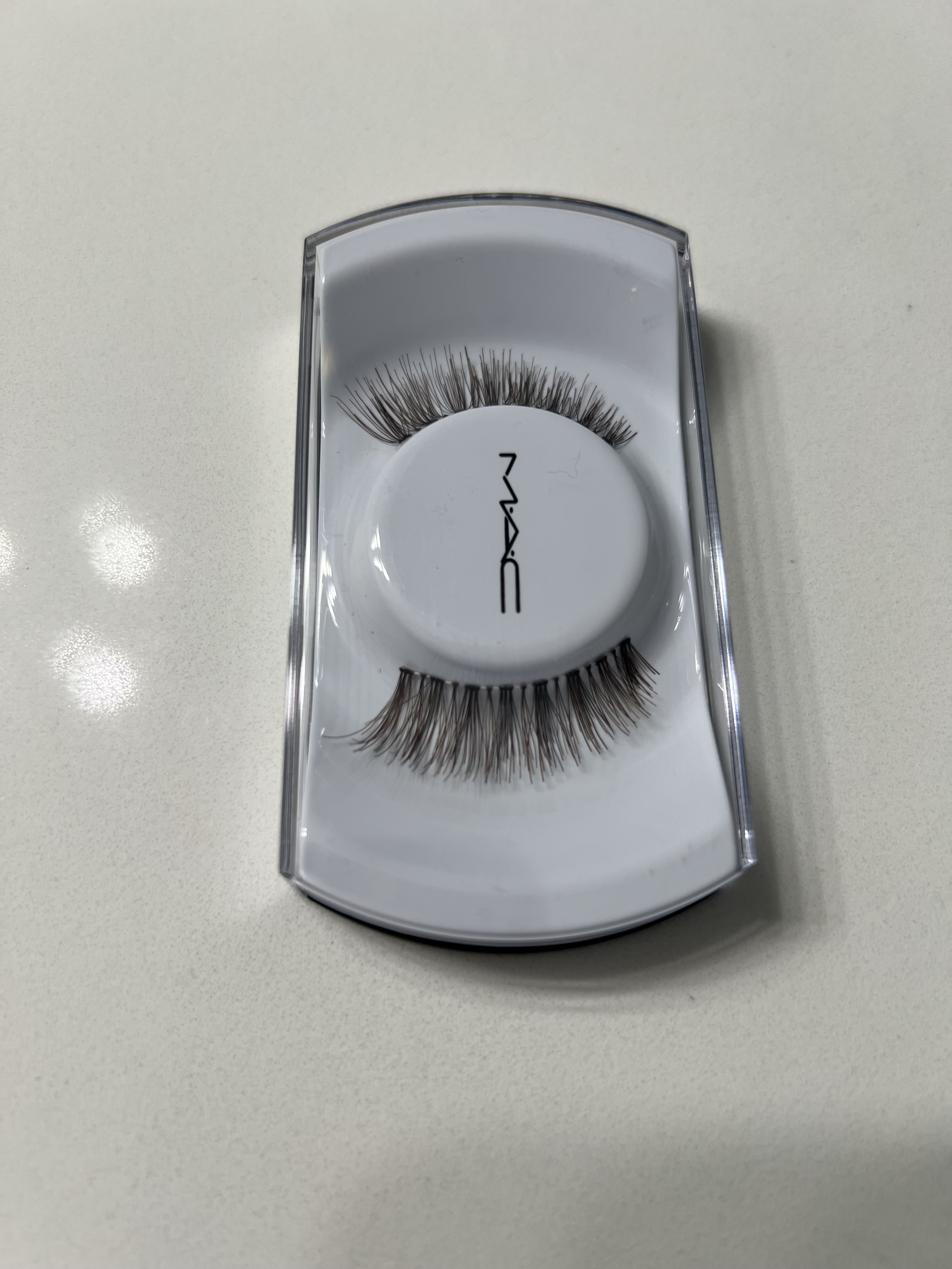 Natural cat eye look