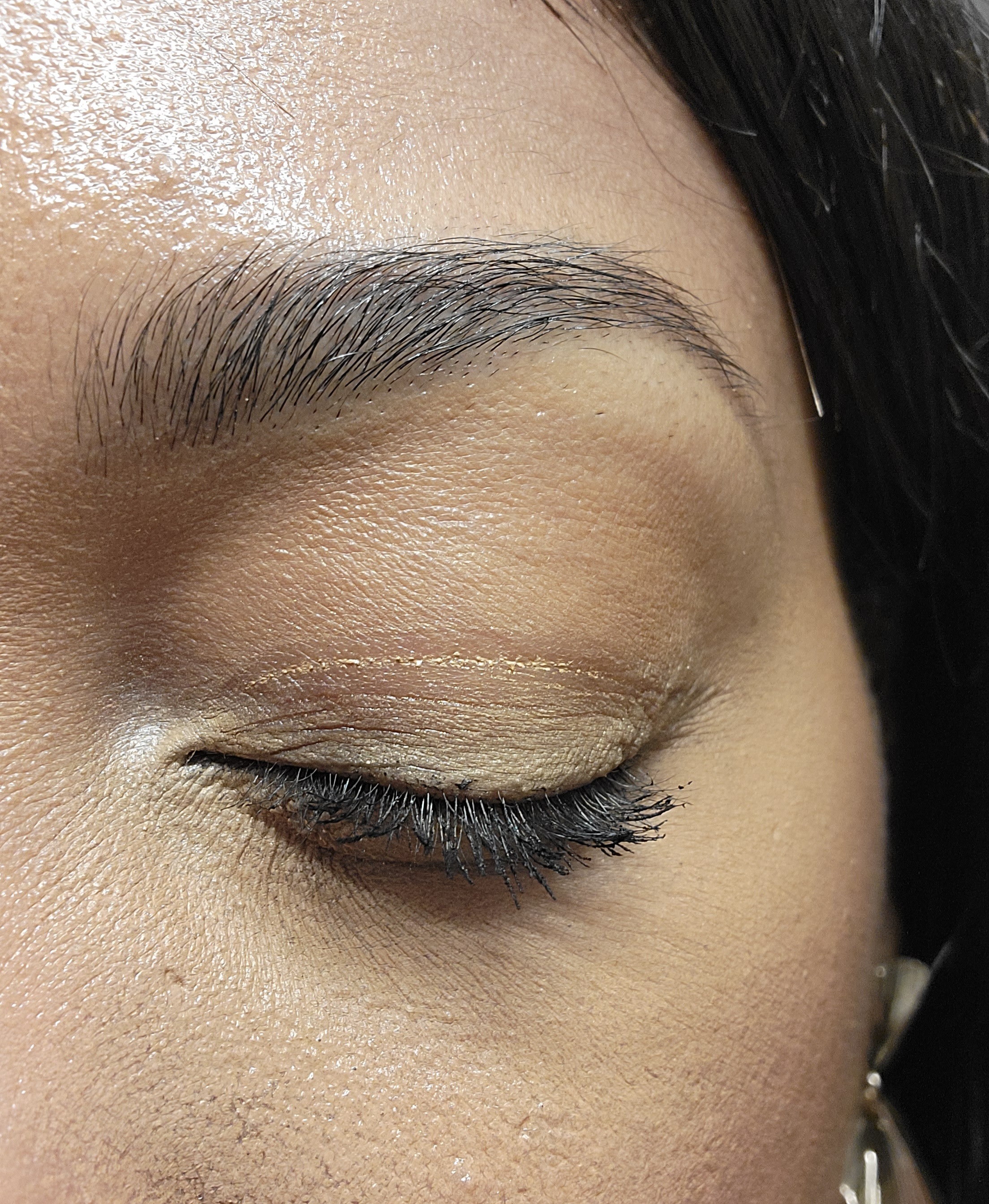 Used on lower lid, after 4 hrs