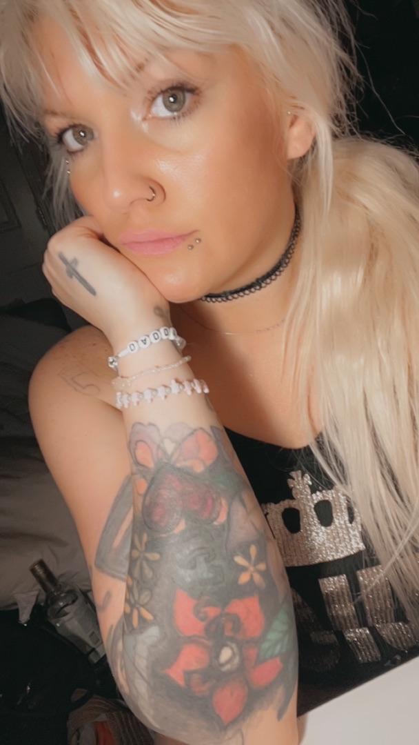 Customer carousel item 9.