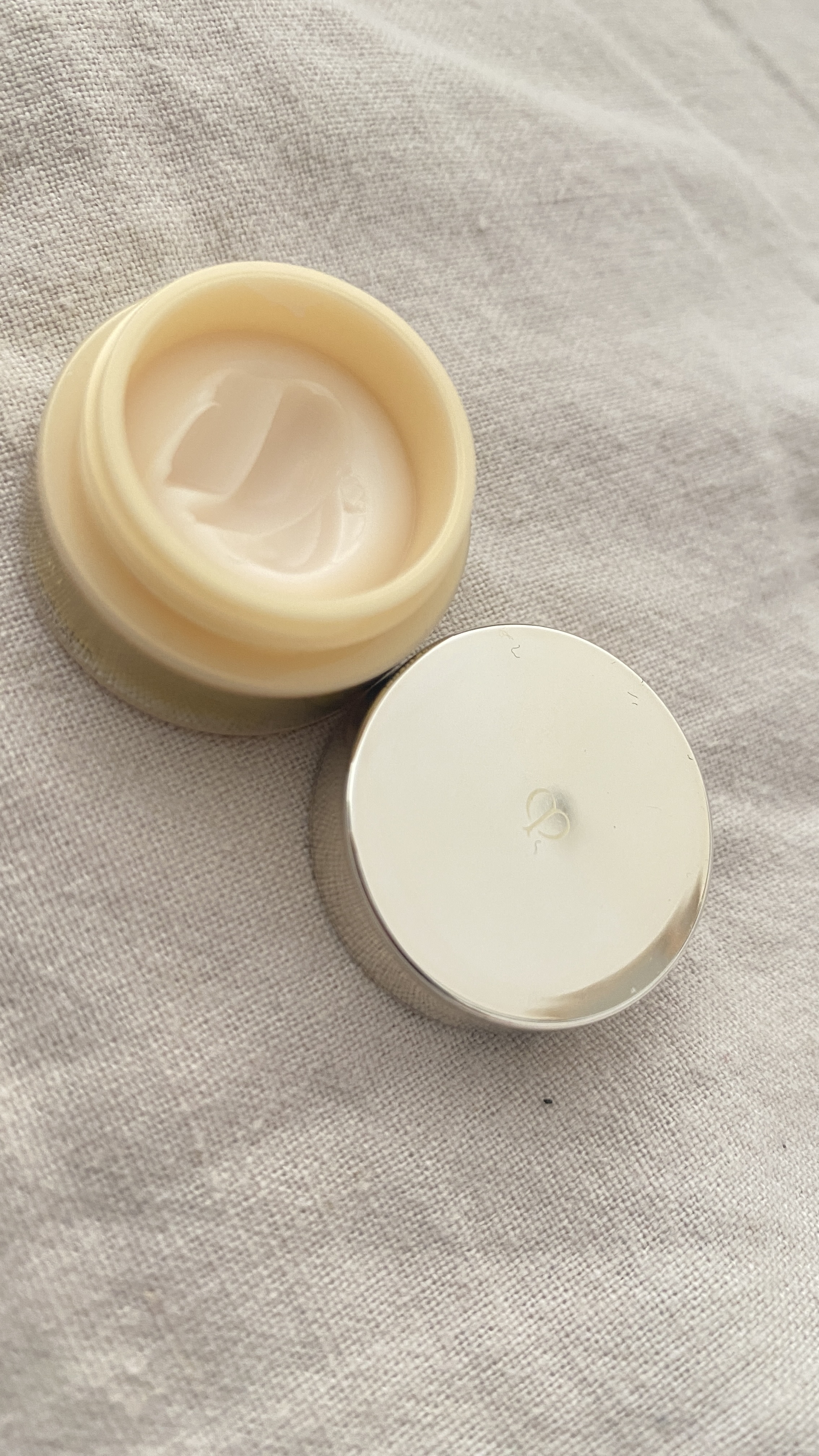 Customer carousel item 6.