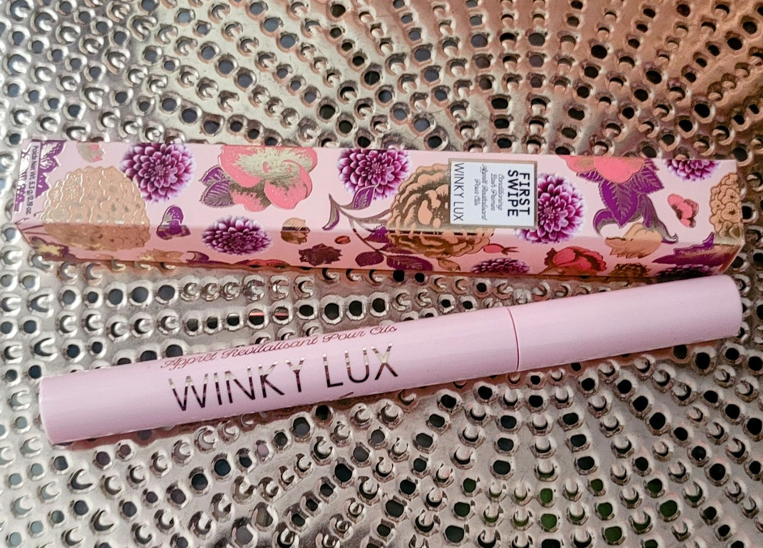 Customer carousel item 6.