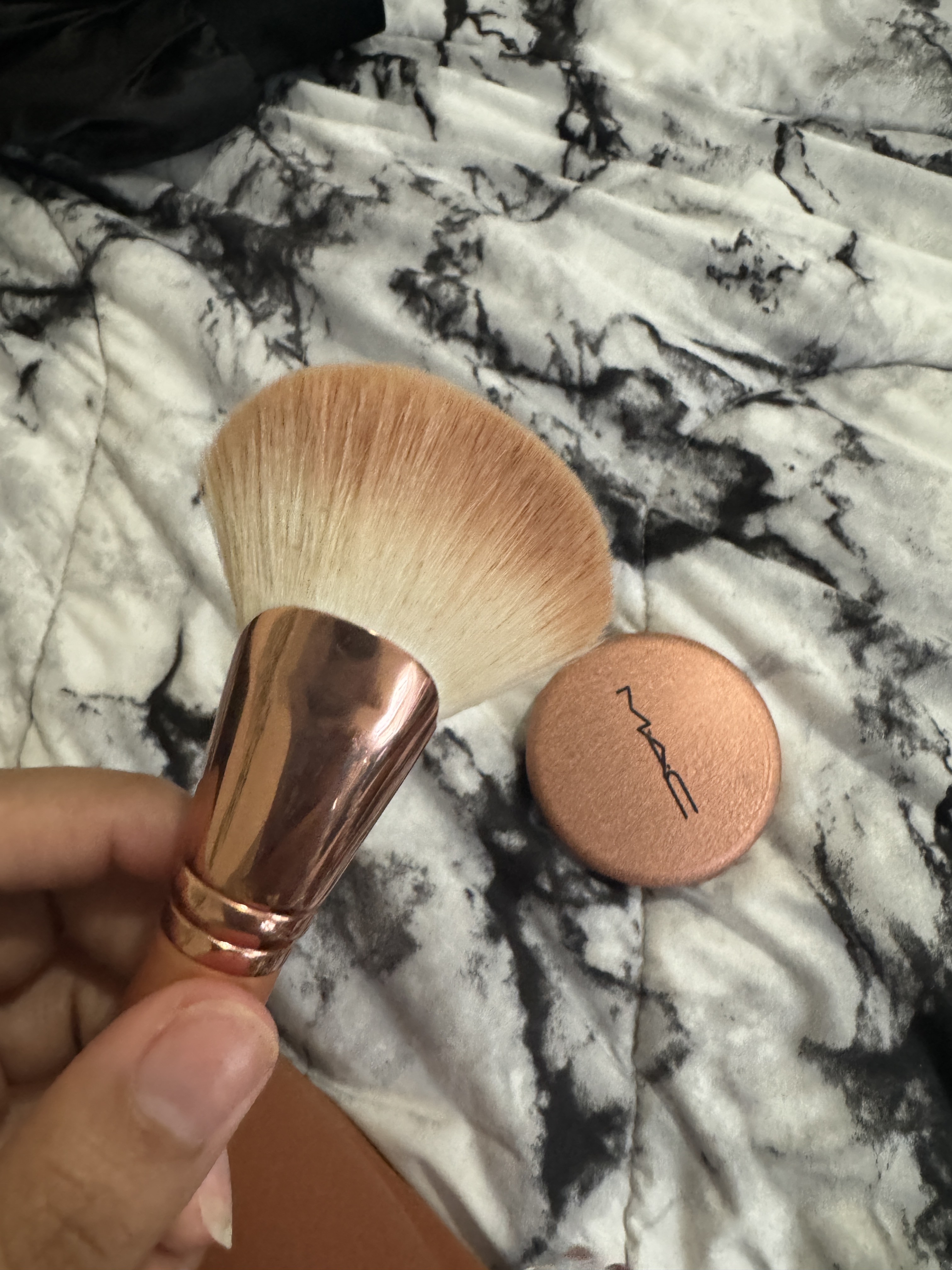 M·A·C 143S Bronzer Fan Brush | Bloomingdale's Beauty & Cosmetics