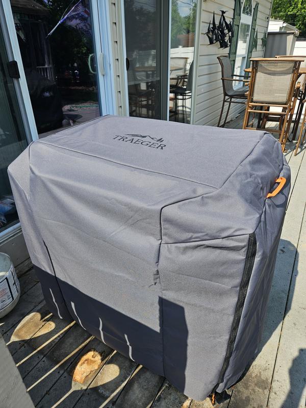 Cover should be bigger so side shelves can be left up.