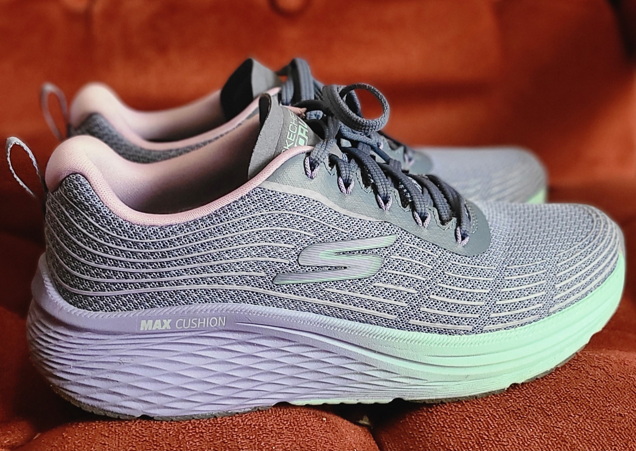 Max Cushioning Elite Speed Play in Blue/Lavender