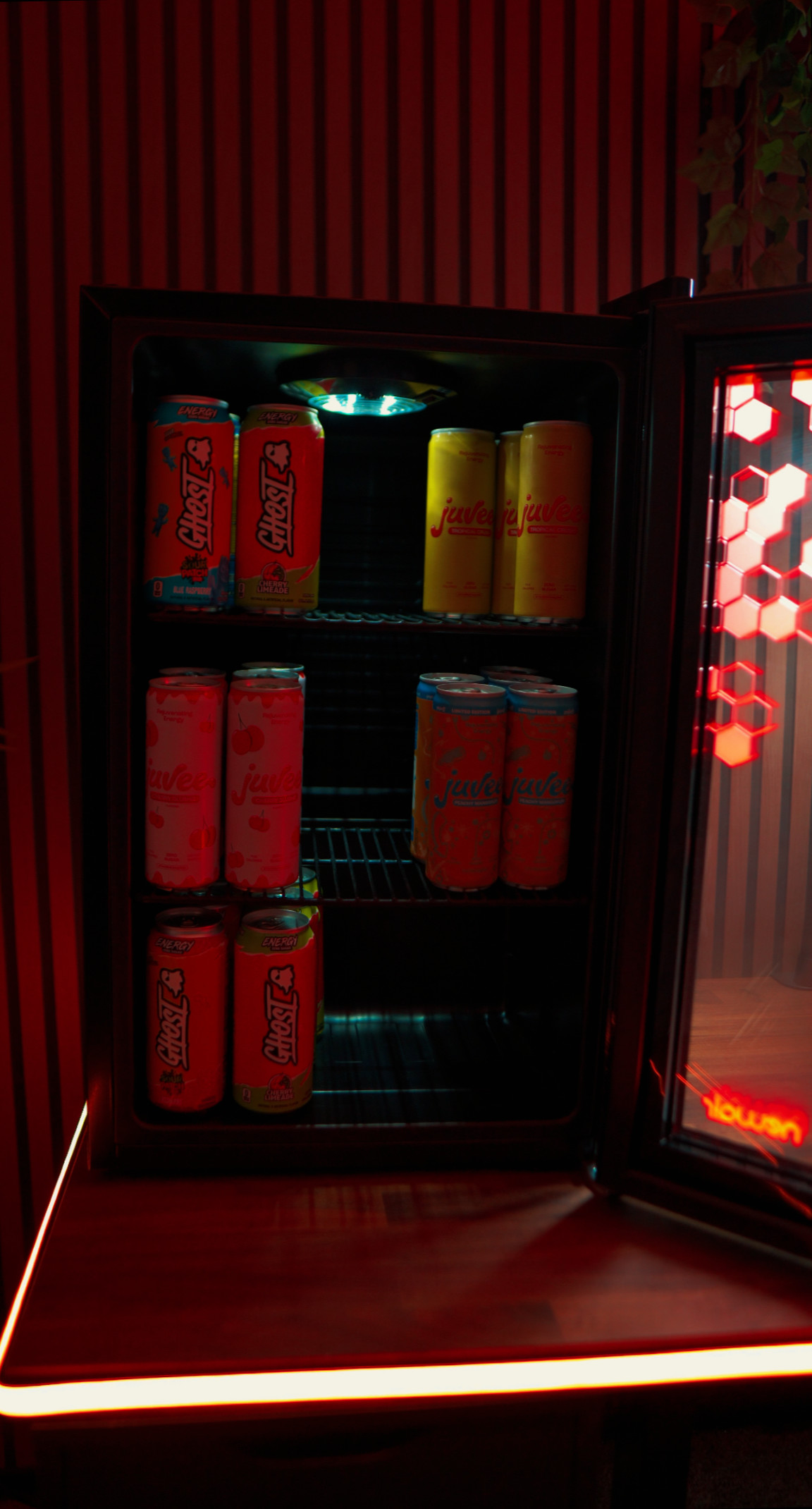 So much space. Going to add snacks to the bottoms section.