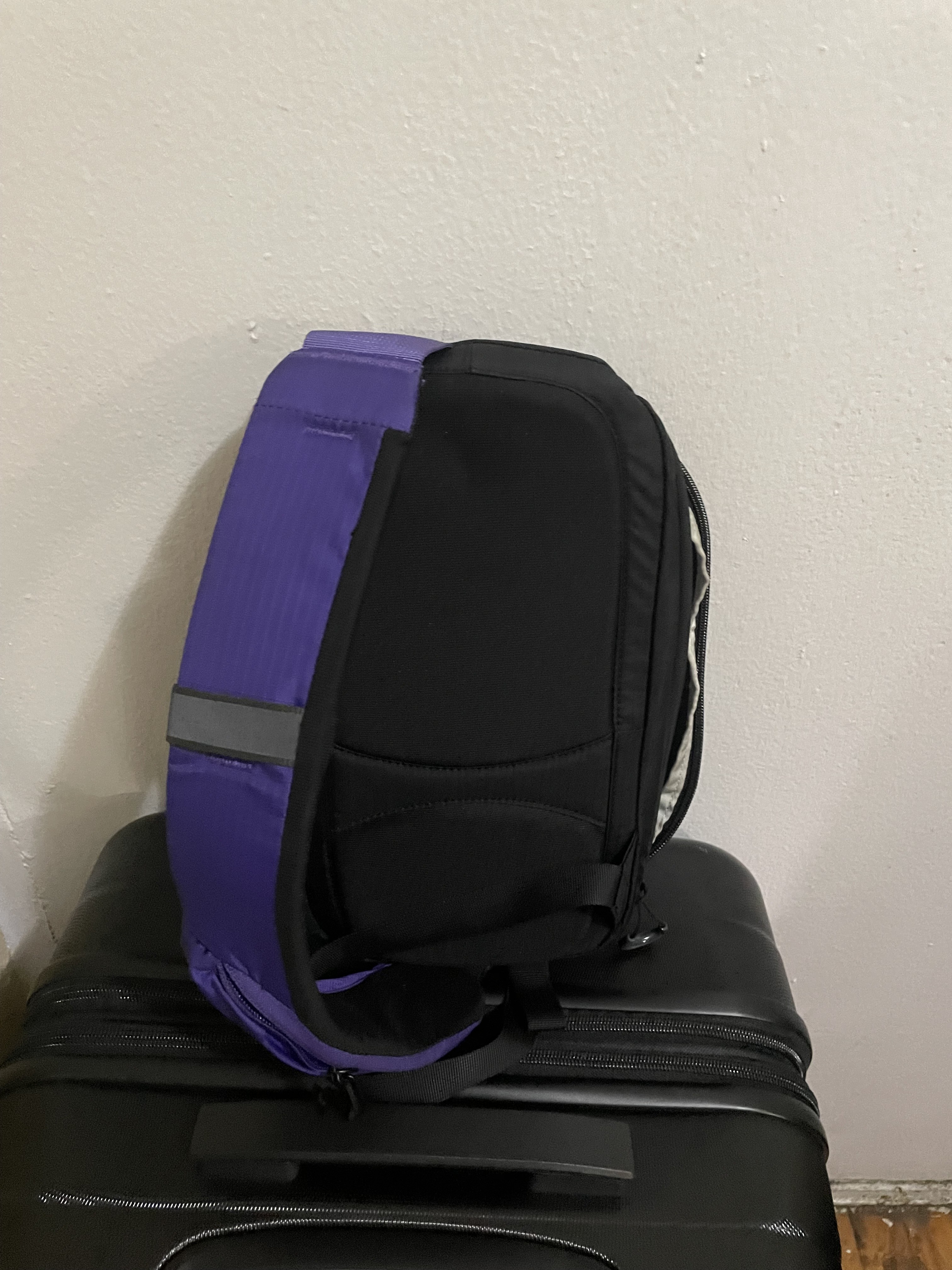 Can use left or right shoulder