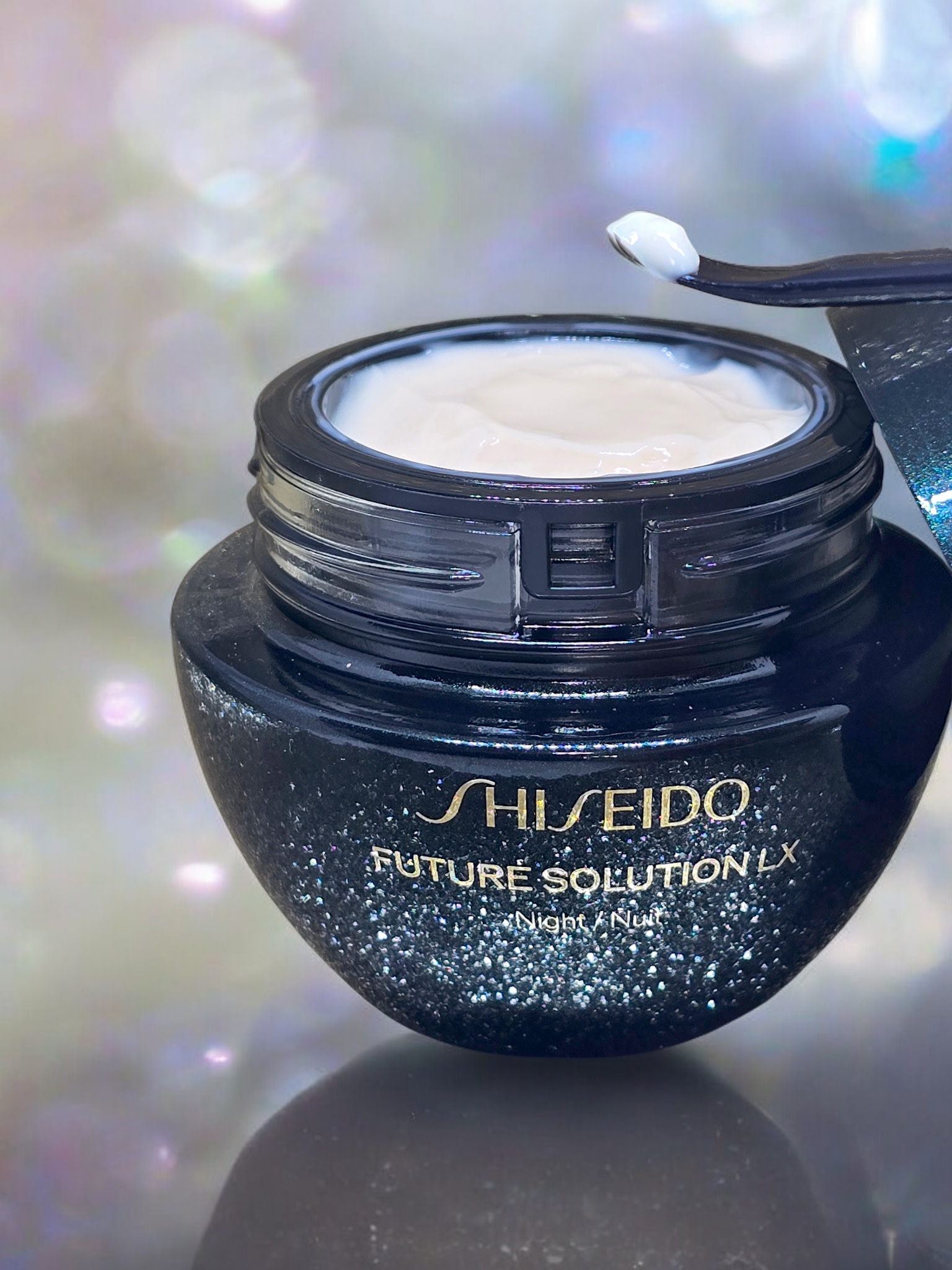 Velvet smooth application giving you glowy skin