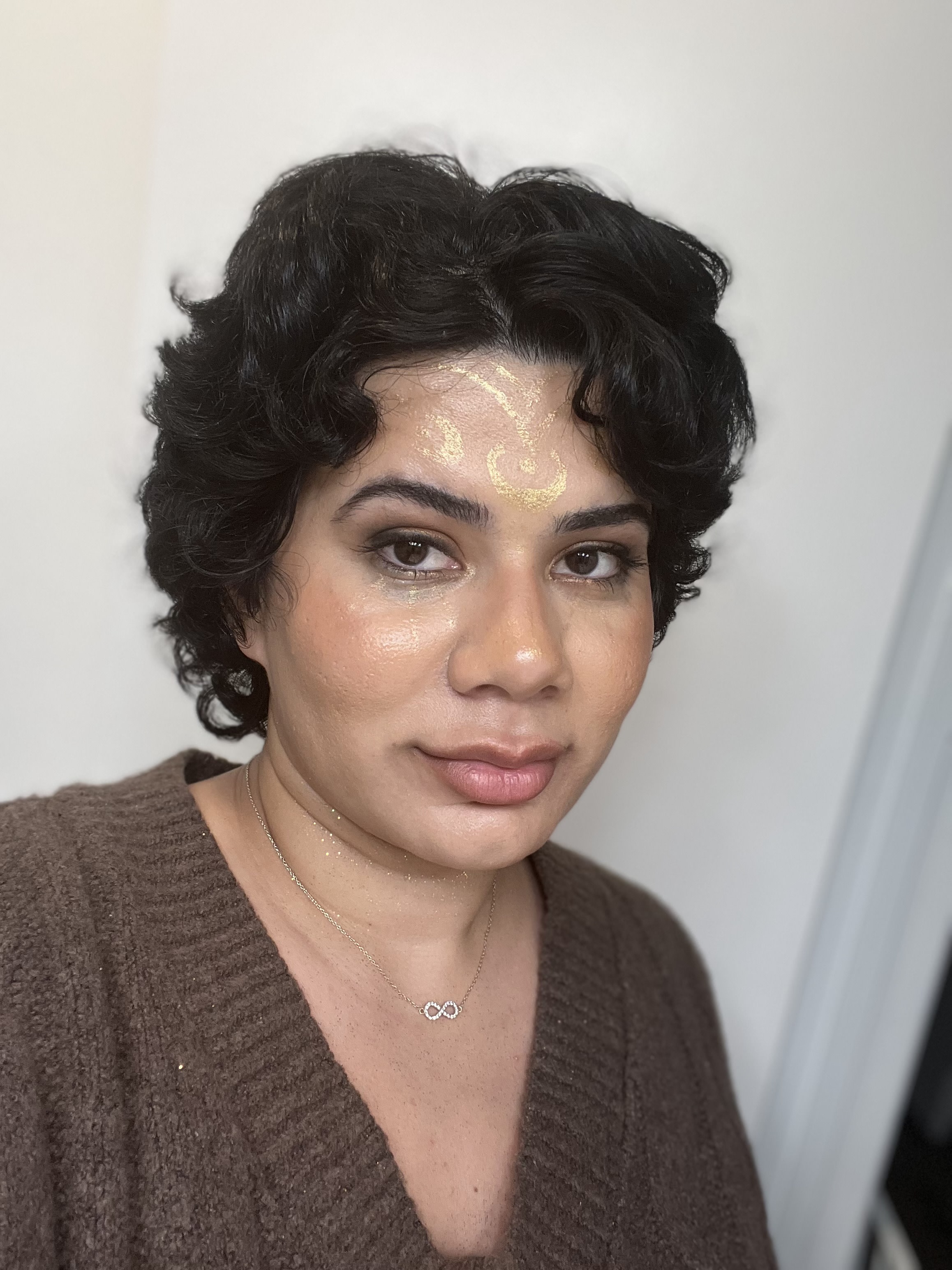 Customer carousel item 16.