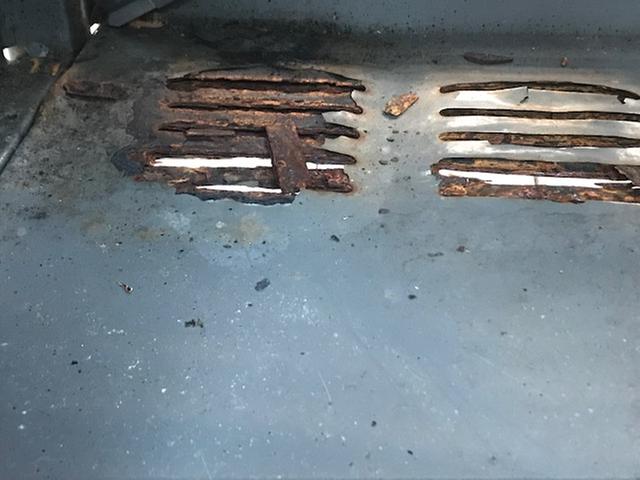 Bottom panel deterioration after 3.5 years.