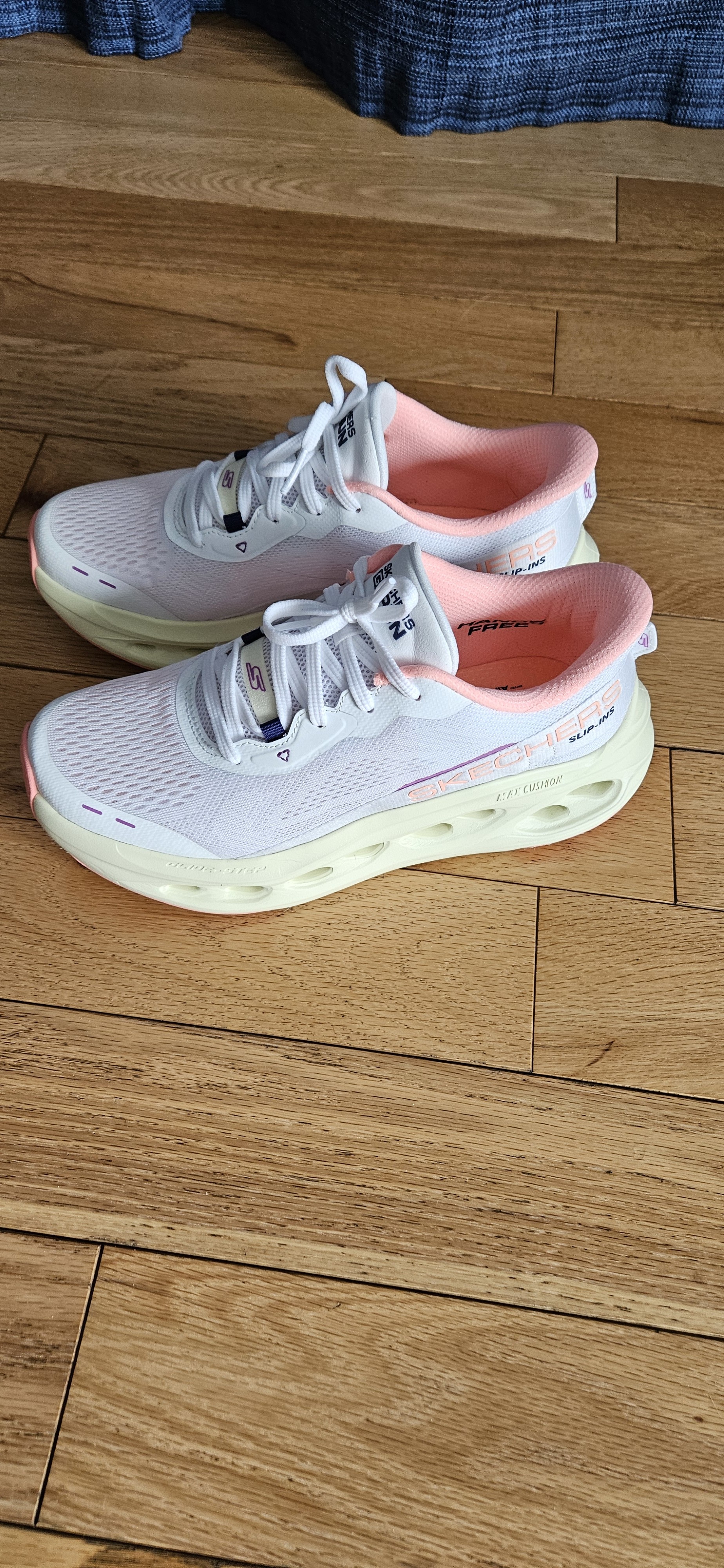 Customer carousel item 7.