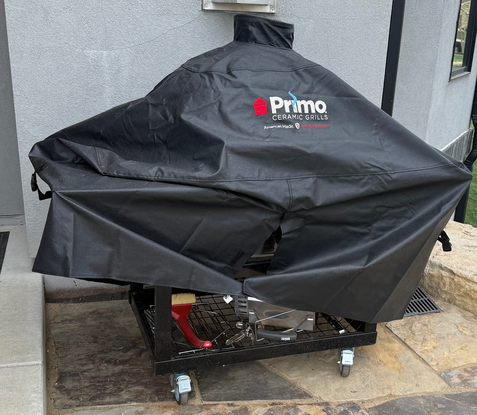 My oval XL in cart. Cover clearly cannot fit this. Advertised as the correct cover. Do NOT buy this if you have a cart.