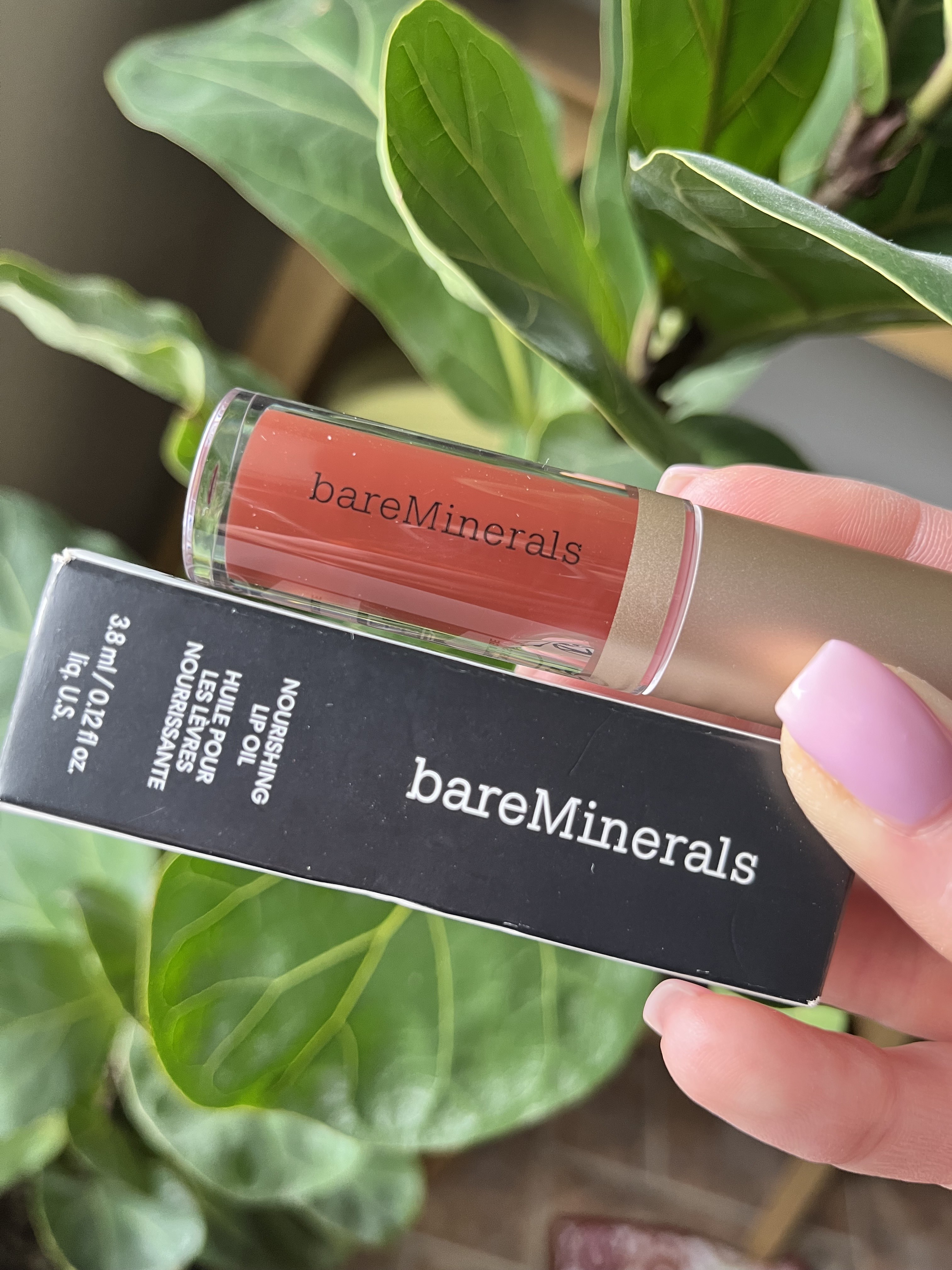 Nourishing lip oil