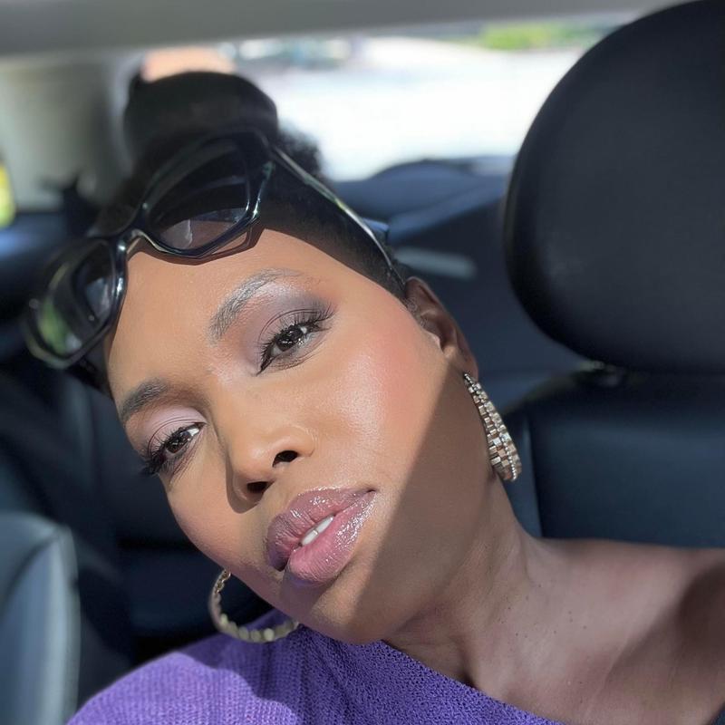 Customer carousel item 6.