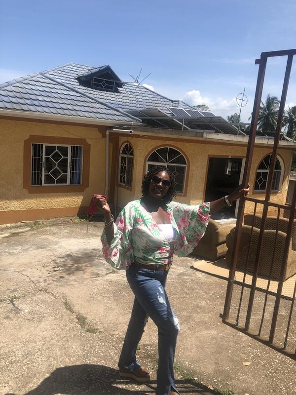 Customer carousel item 5.