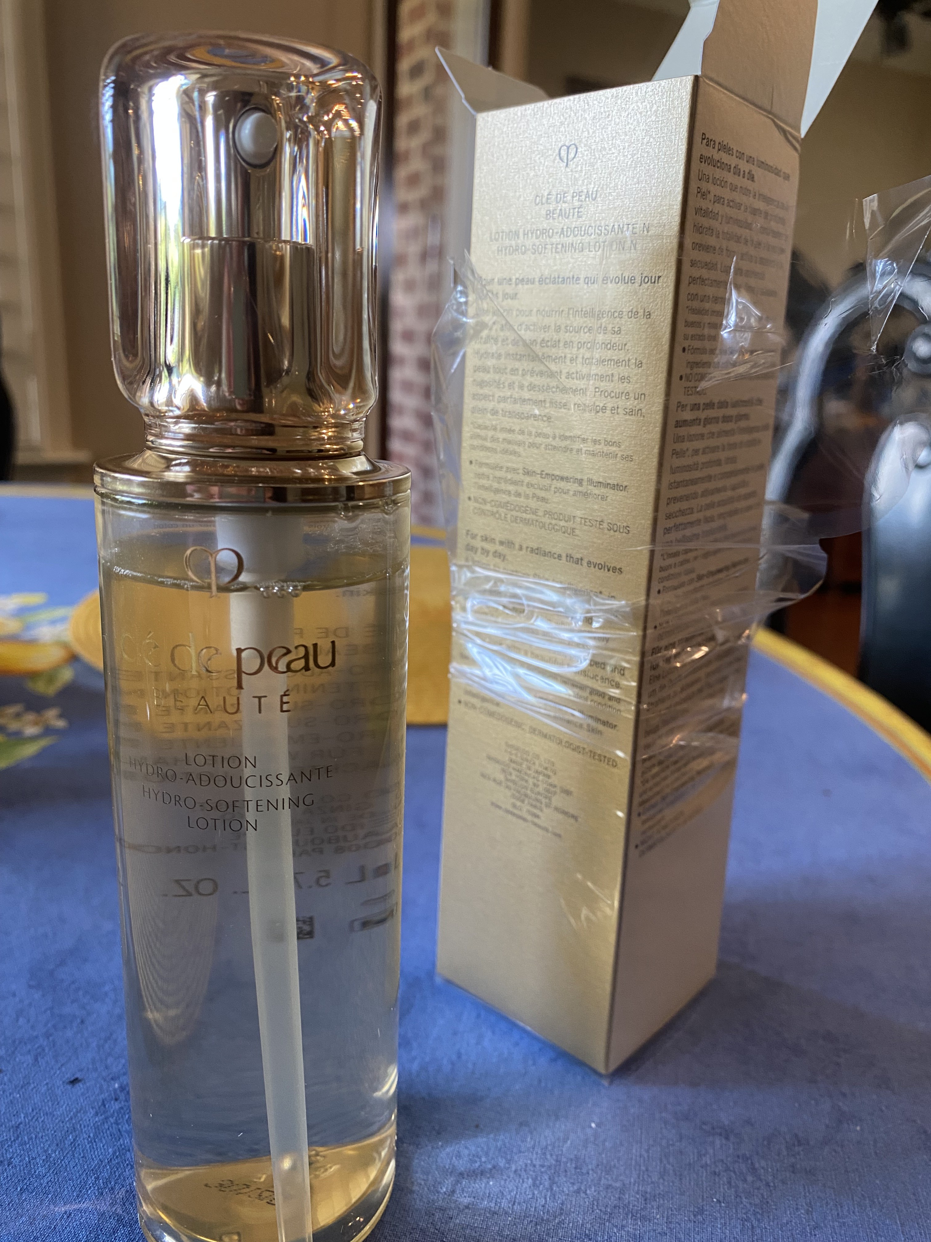 clé de peau Hydro-Softening Lotion Cle de Peau Hydro-Softening Lotion | Even Skin Tone + Minimize Pores