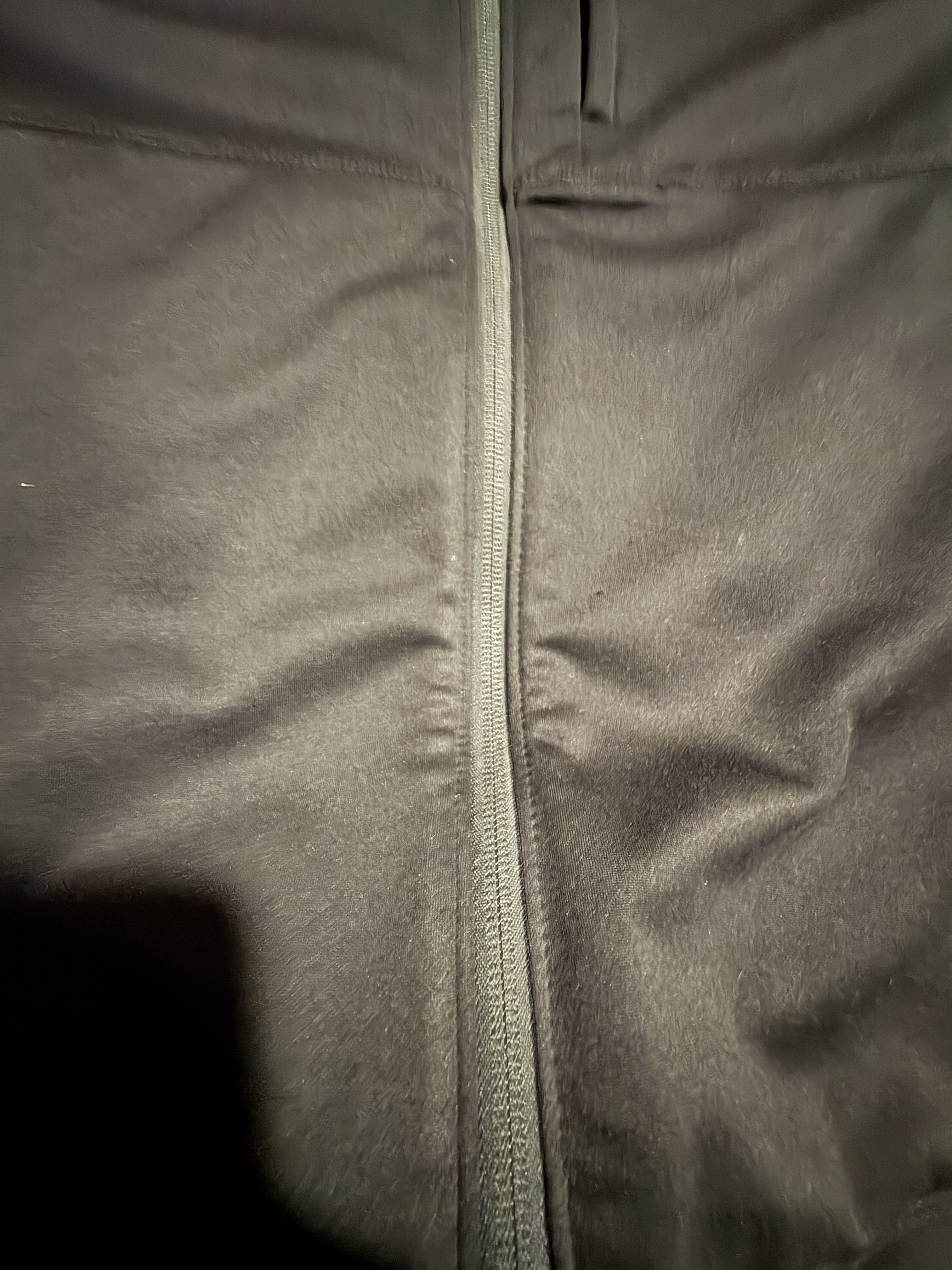 Weird wave in zipper. It's hard to capture it.