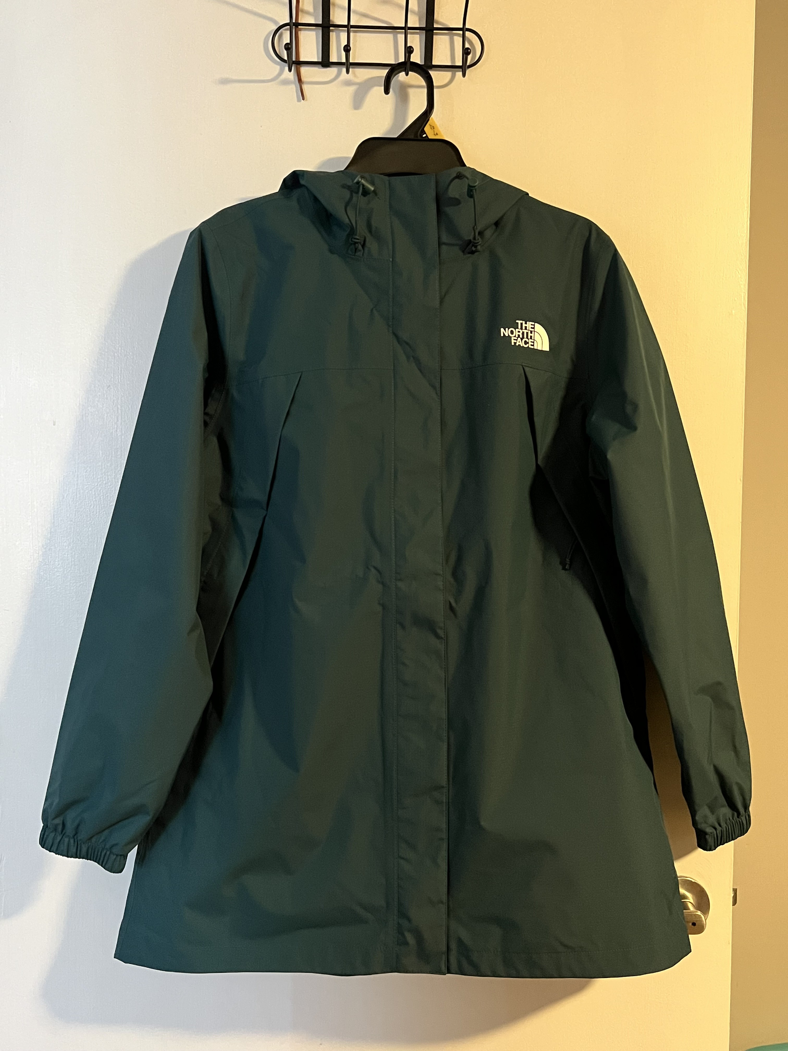 The lighting in my room isn't the best but the color is true to the picture