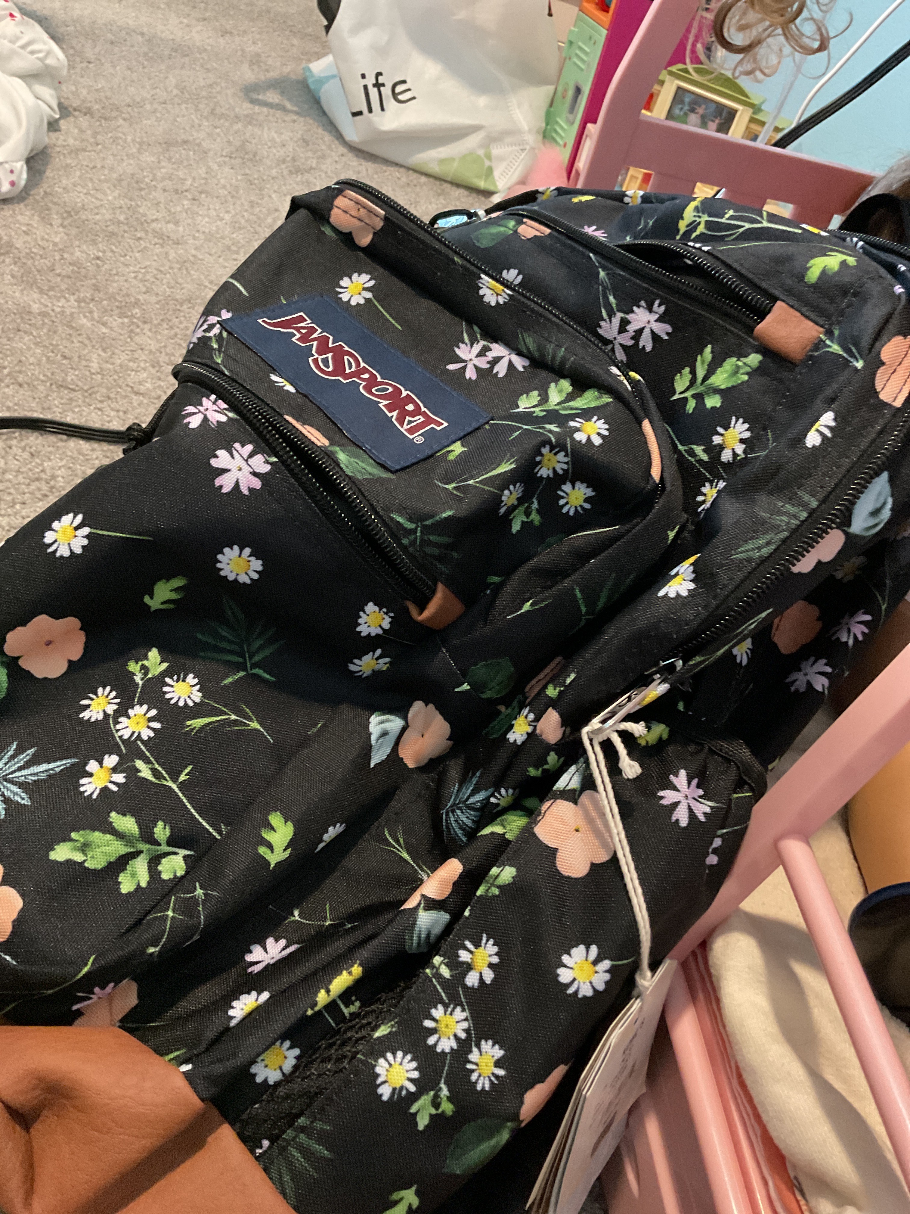 My daughter is in sixth grade and she loves it♥️♥️♥️