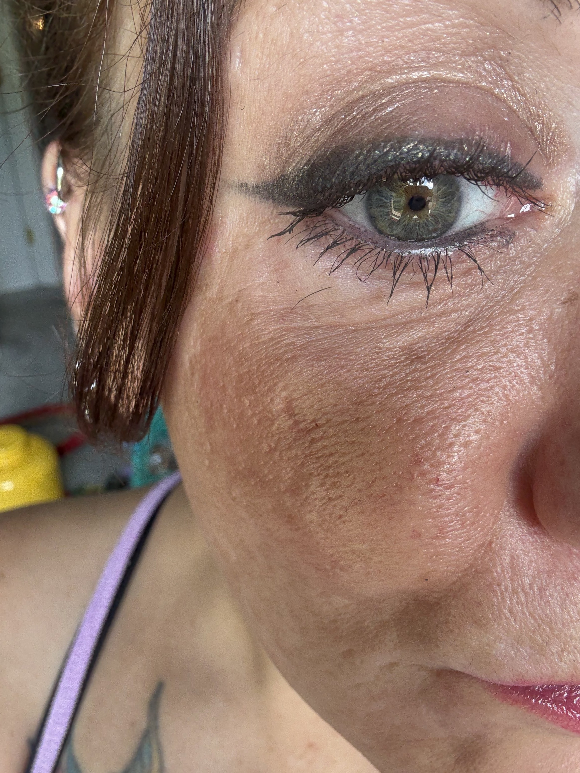 Cafe and green gold for liner winged with a brush