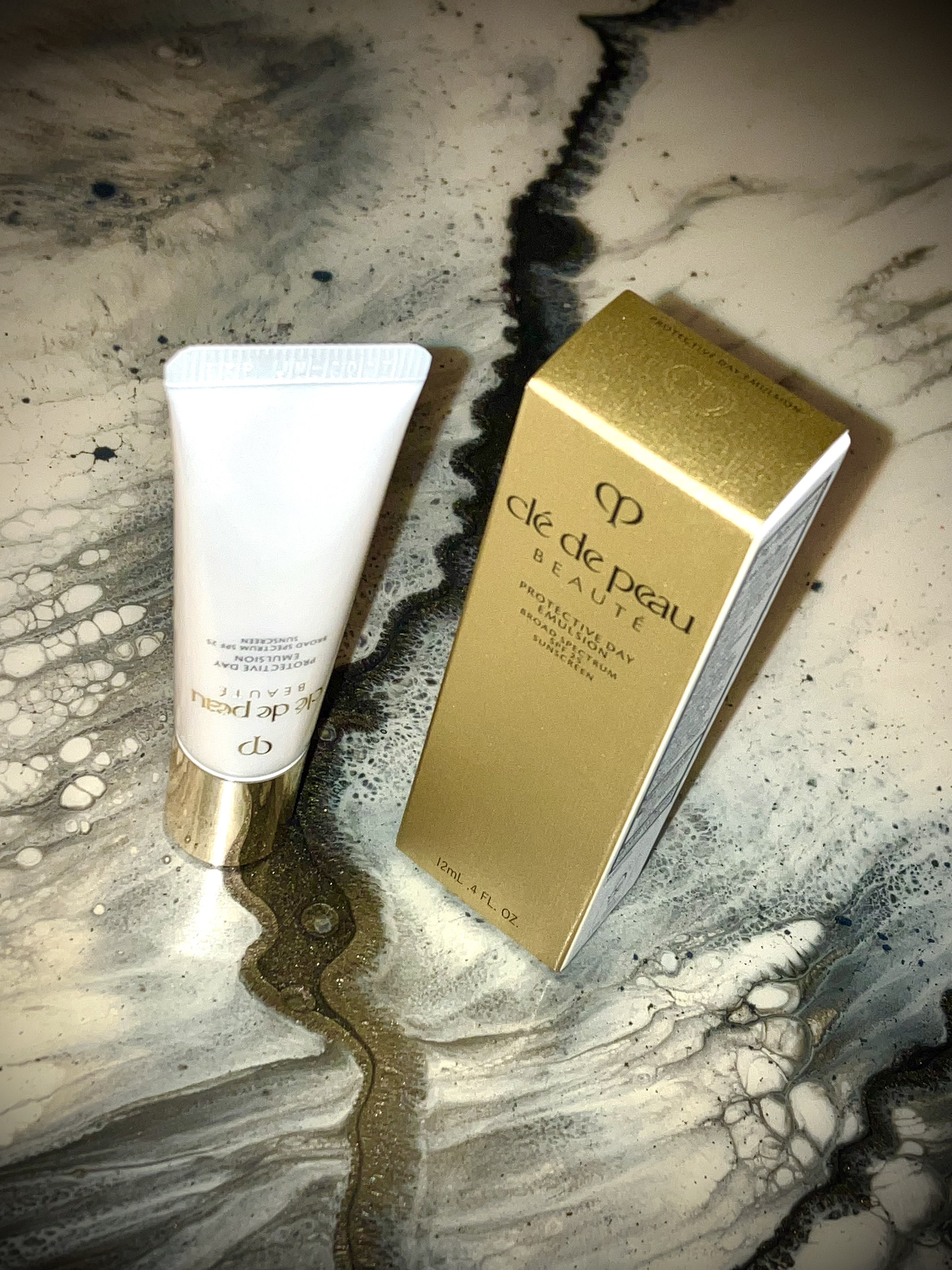 clé de peau BEAUTÉ エマルジョン 50ml SPF25 免税店限定商品｜クレ・ド・ポー ボーテ｜キーラディアンスケア