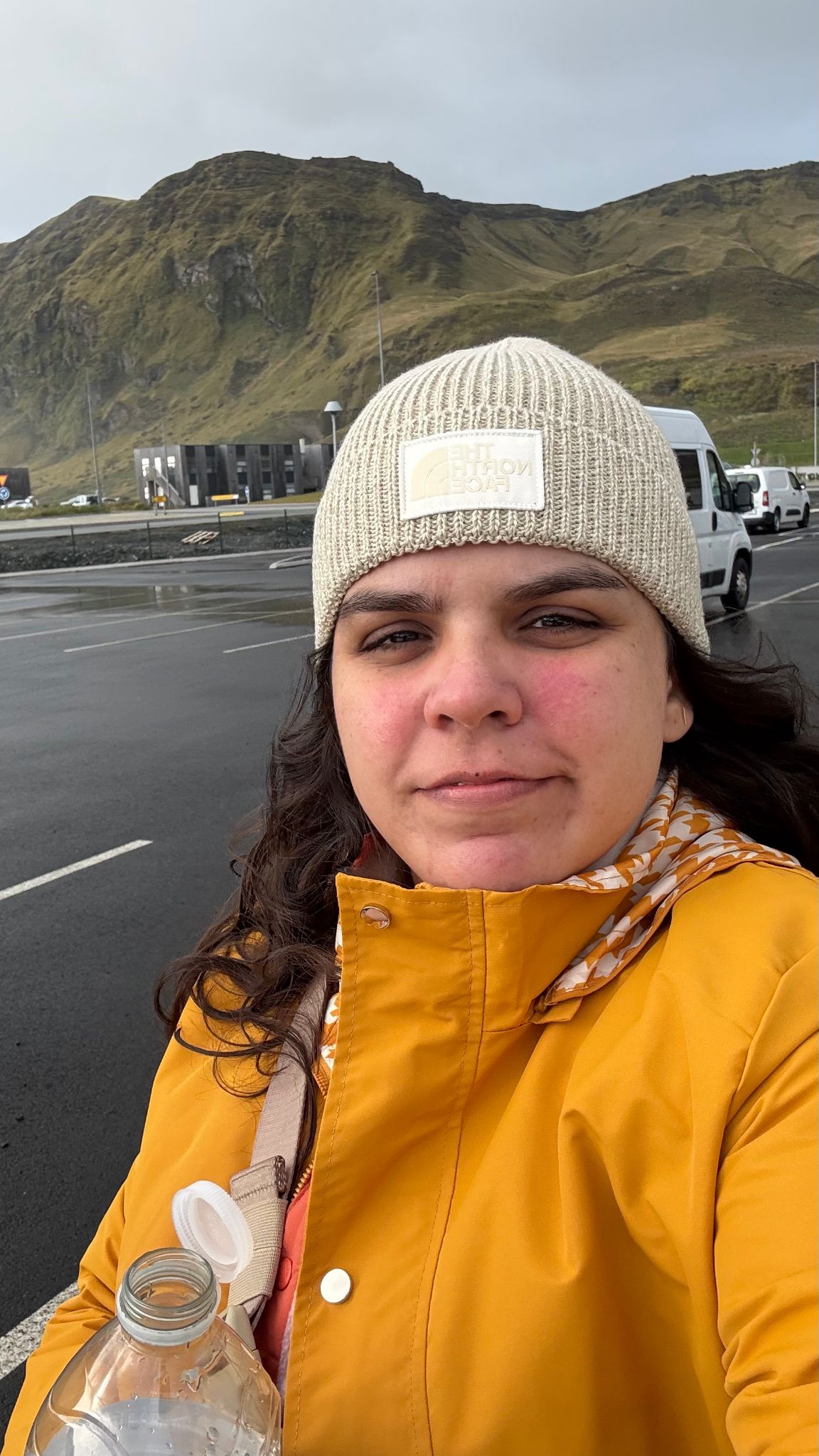 Love the color and keeps me warm!