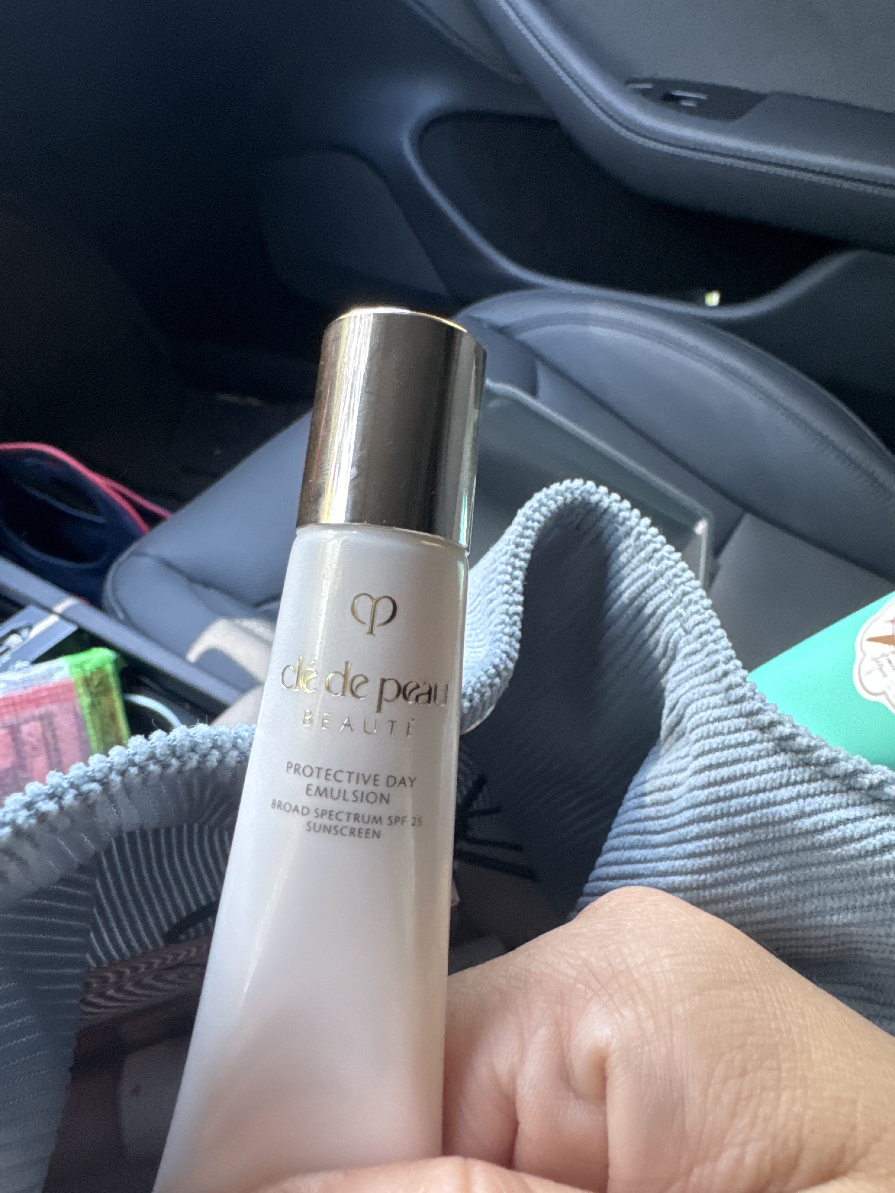 Clé de Peau Beauté Protective Day Emulsion | Bloomingdale's Beauty