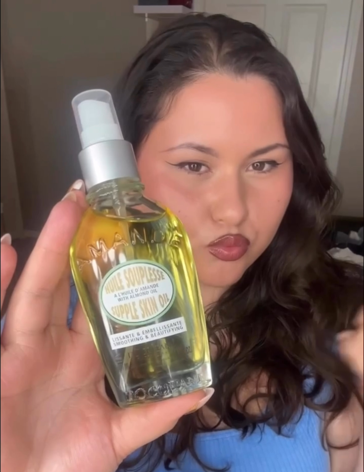 Customer carousel item 6.