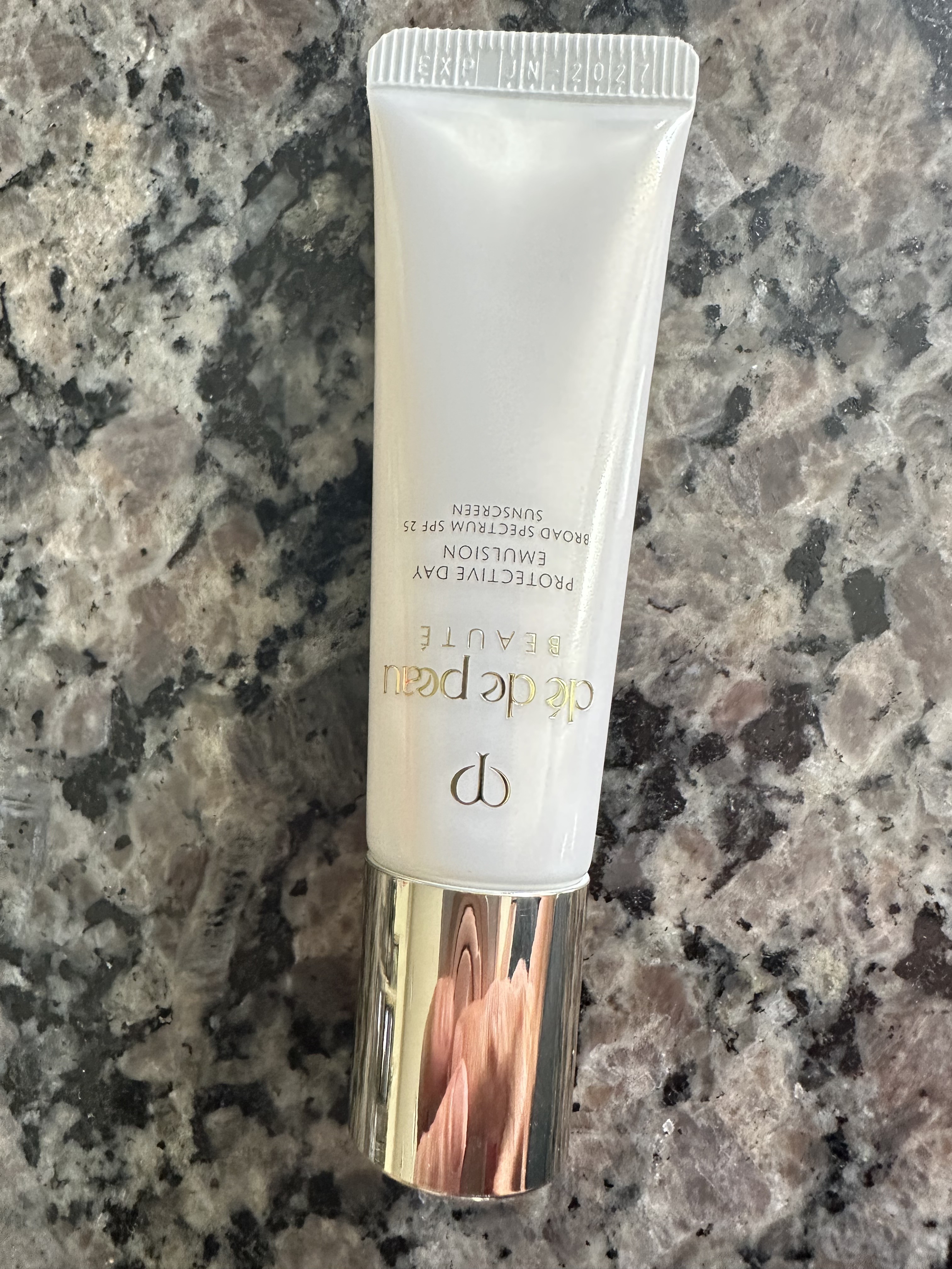 Clé de Peau Beauté Protective Day Emulsion | Bloomingdale's Beauty
