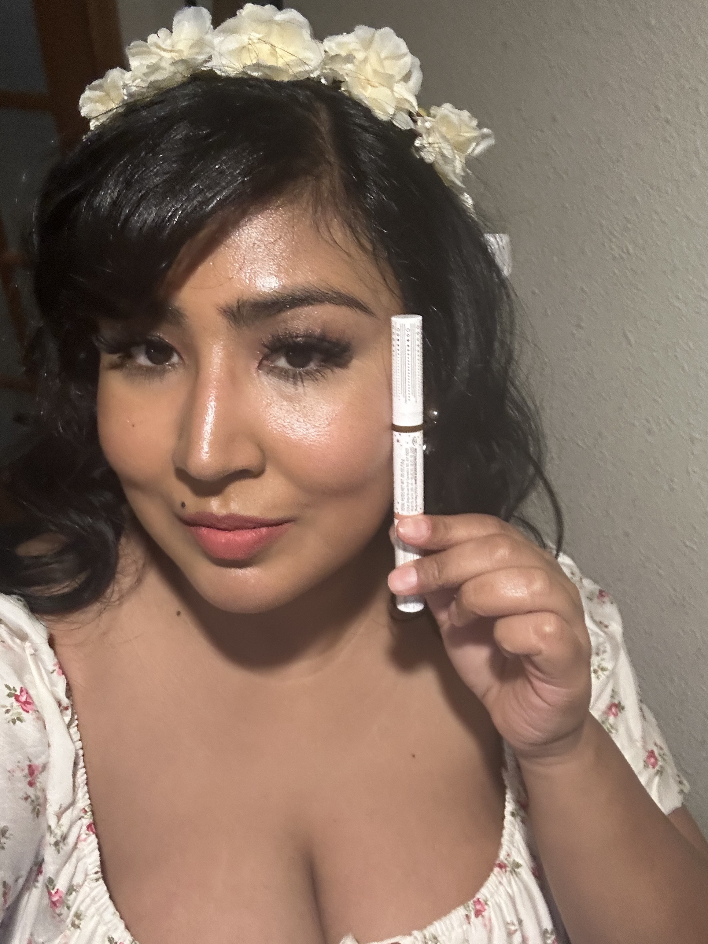 Clove is lining my lower lash line