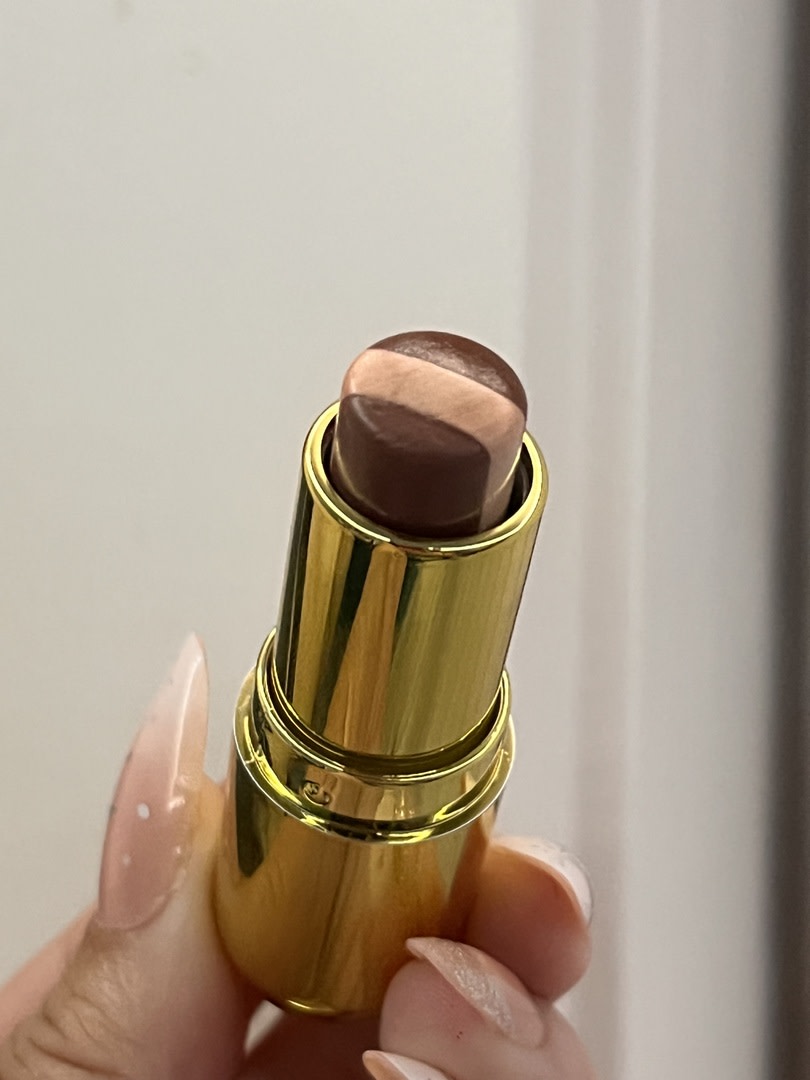 Customer carousel item 12.