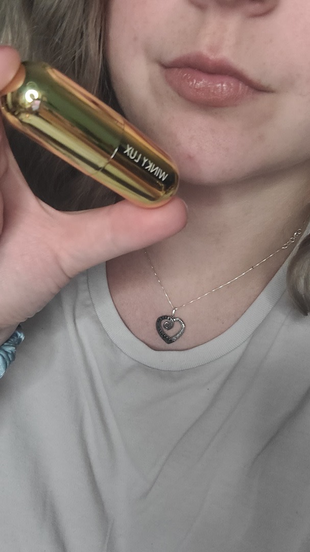 Customer carousel item 11.