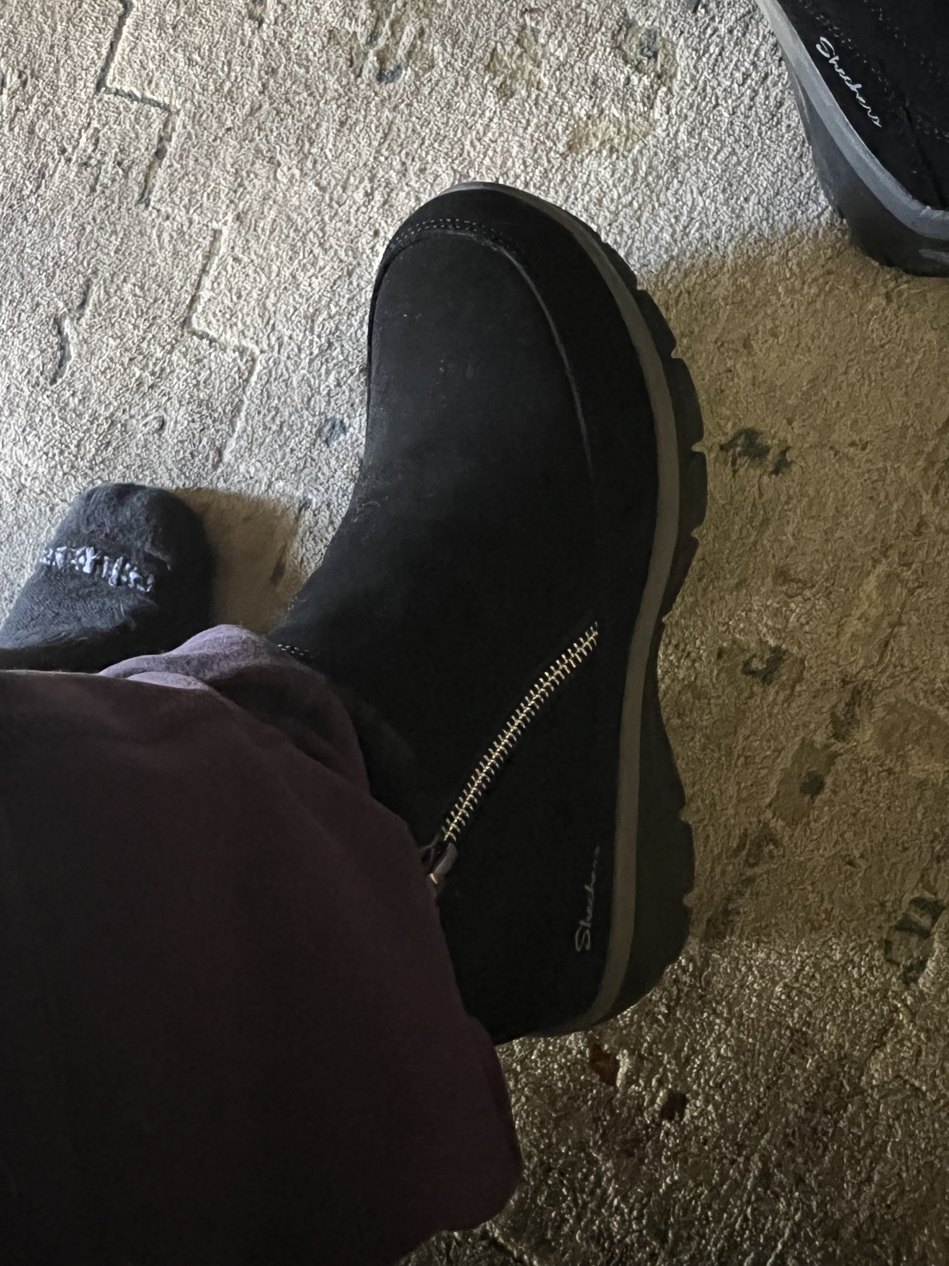 Skechers Women's Relaxed Fit: Easy Going - Cool Zip Winter Boots