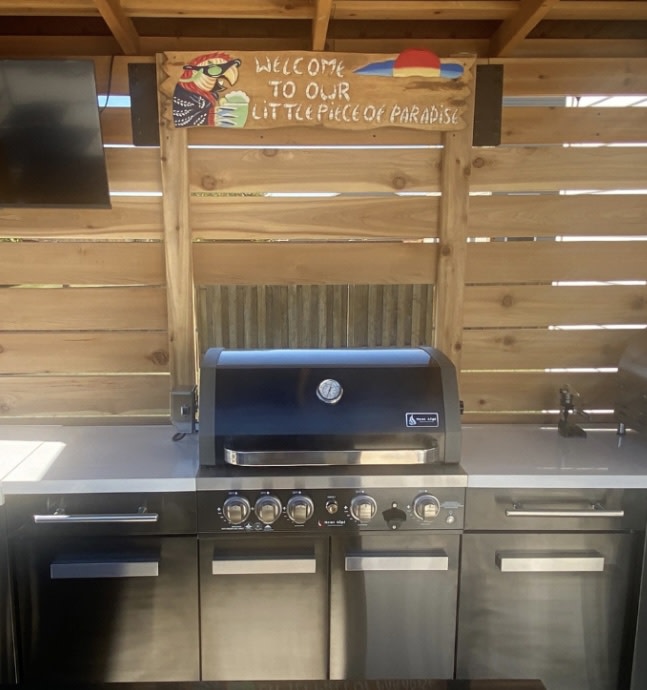 Tiki bar and kitchen