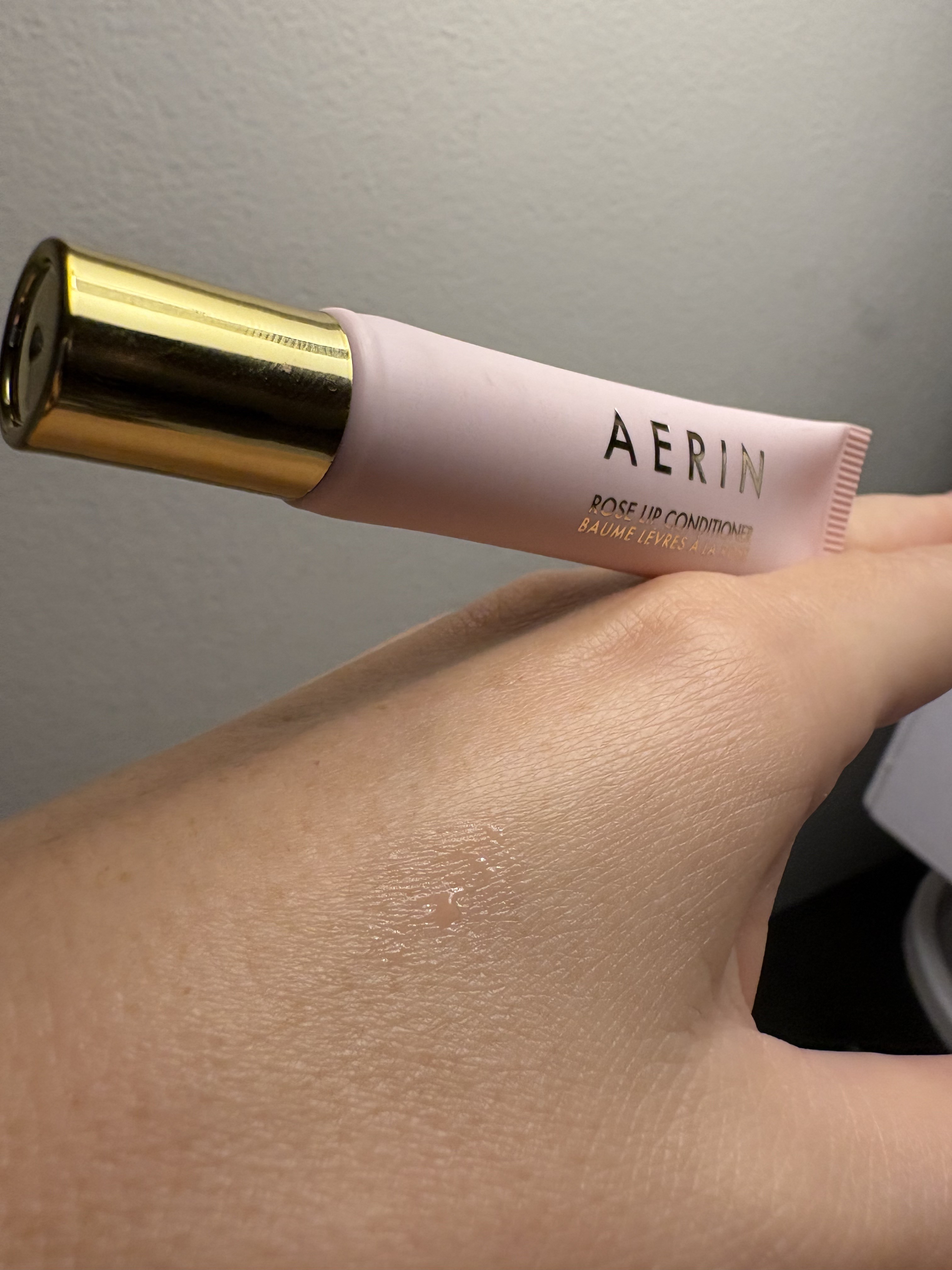 Nude lip conditioner