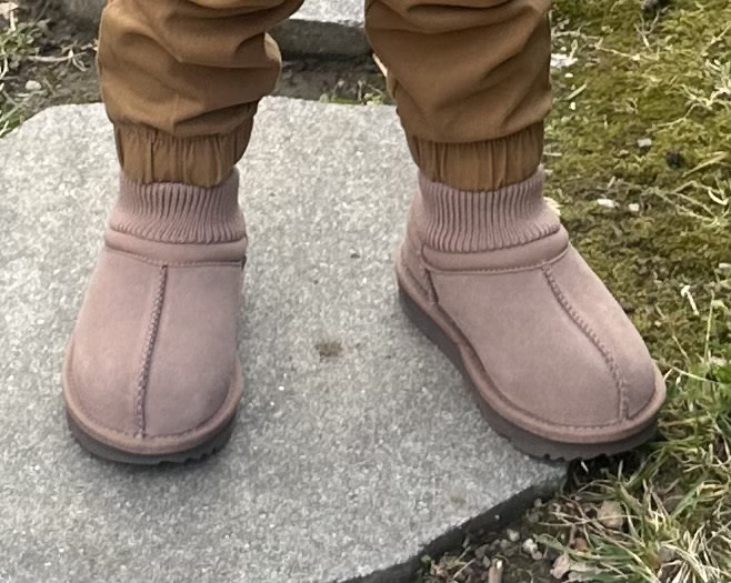 This is not Rocky Oak that is advertised