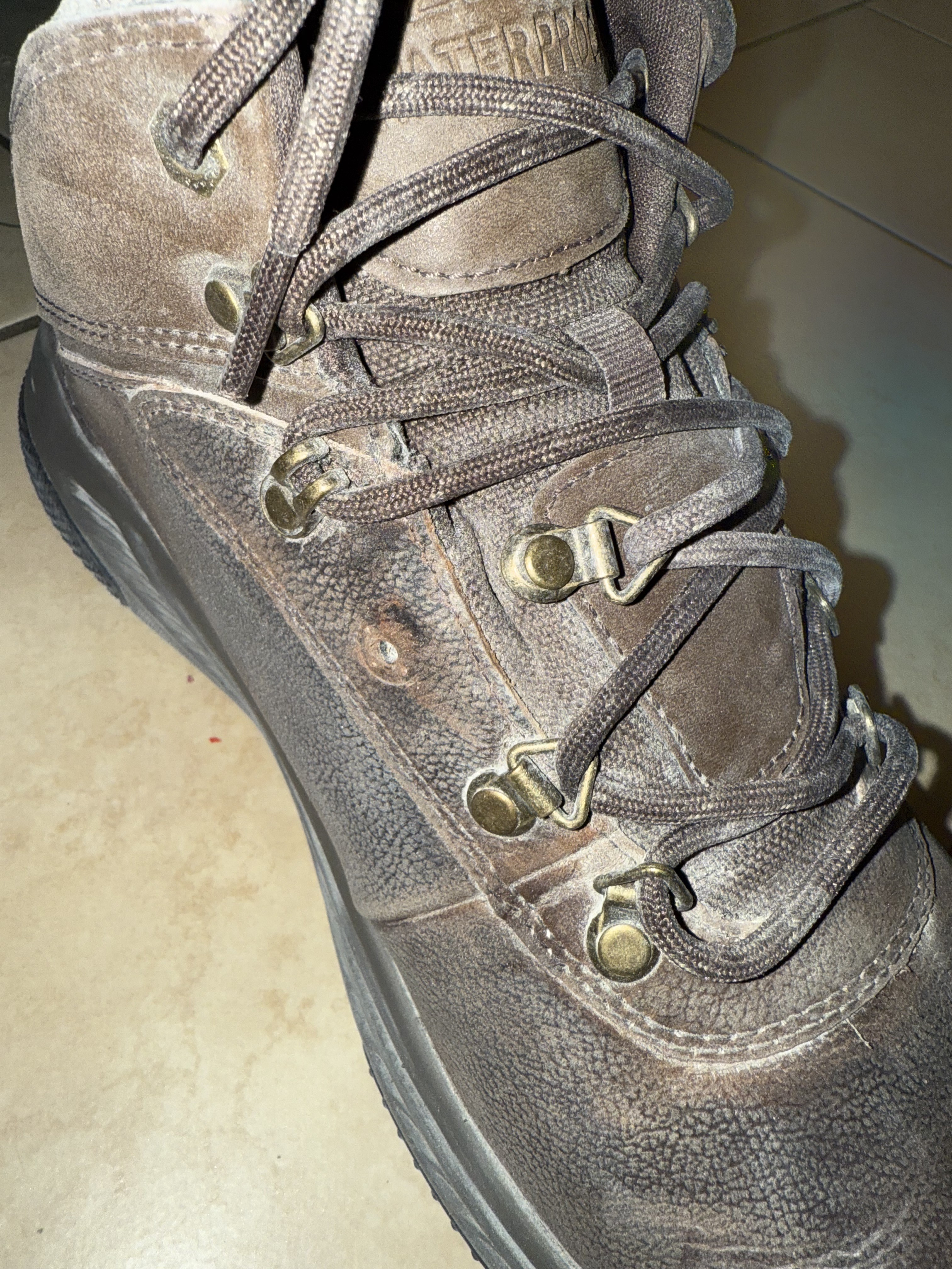 Lace grommet popped out on the first wear!