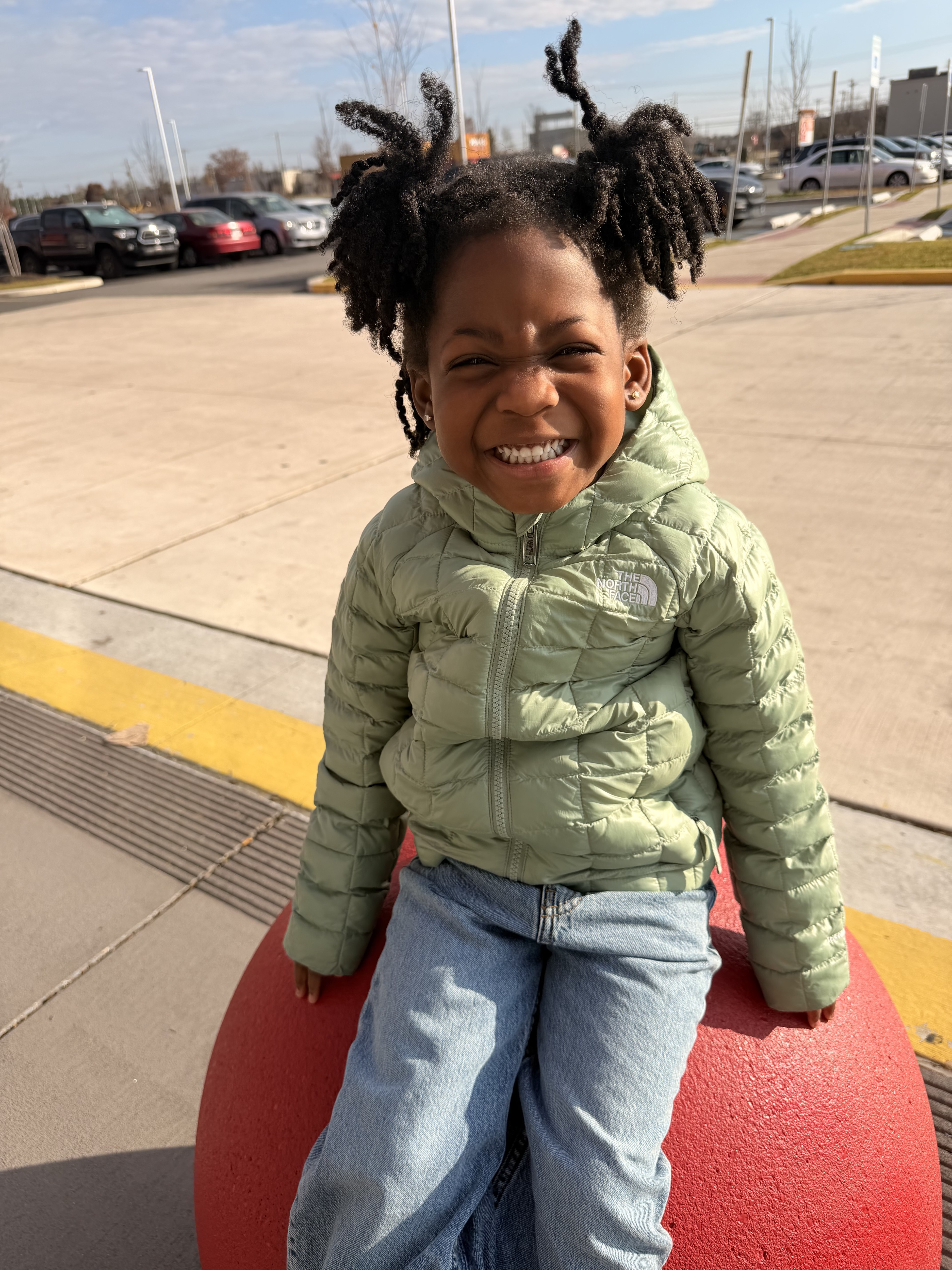 Dilyn running errands In her Thermoball