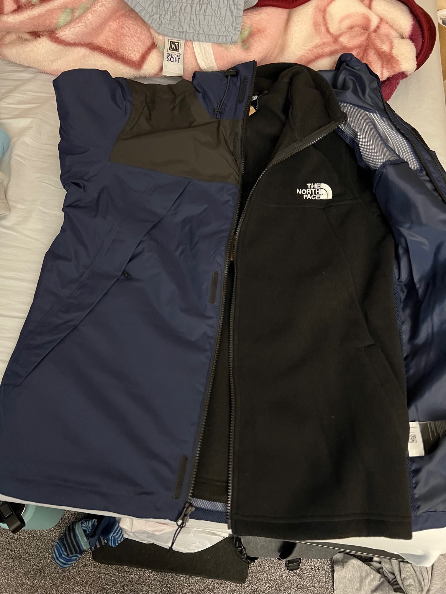 Inner Fleece Jacket color not as advertised.