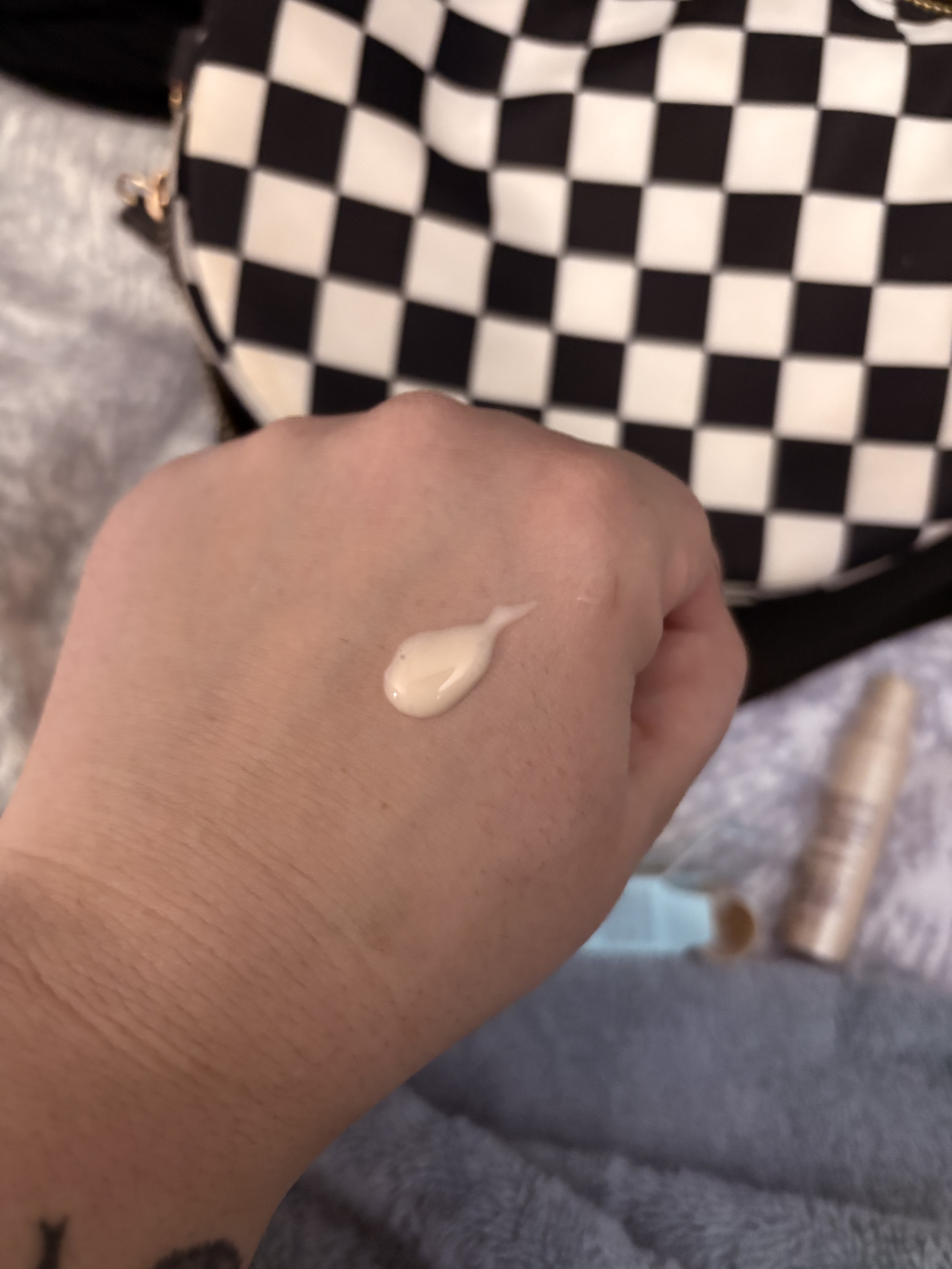 Pea sized amount used nightly