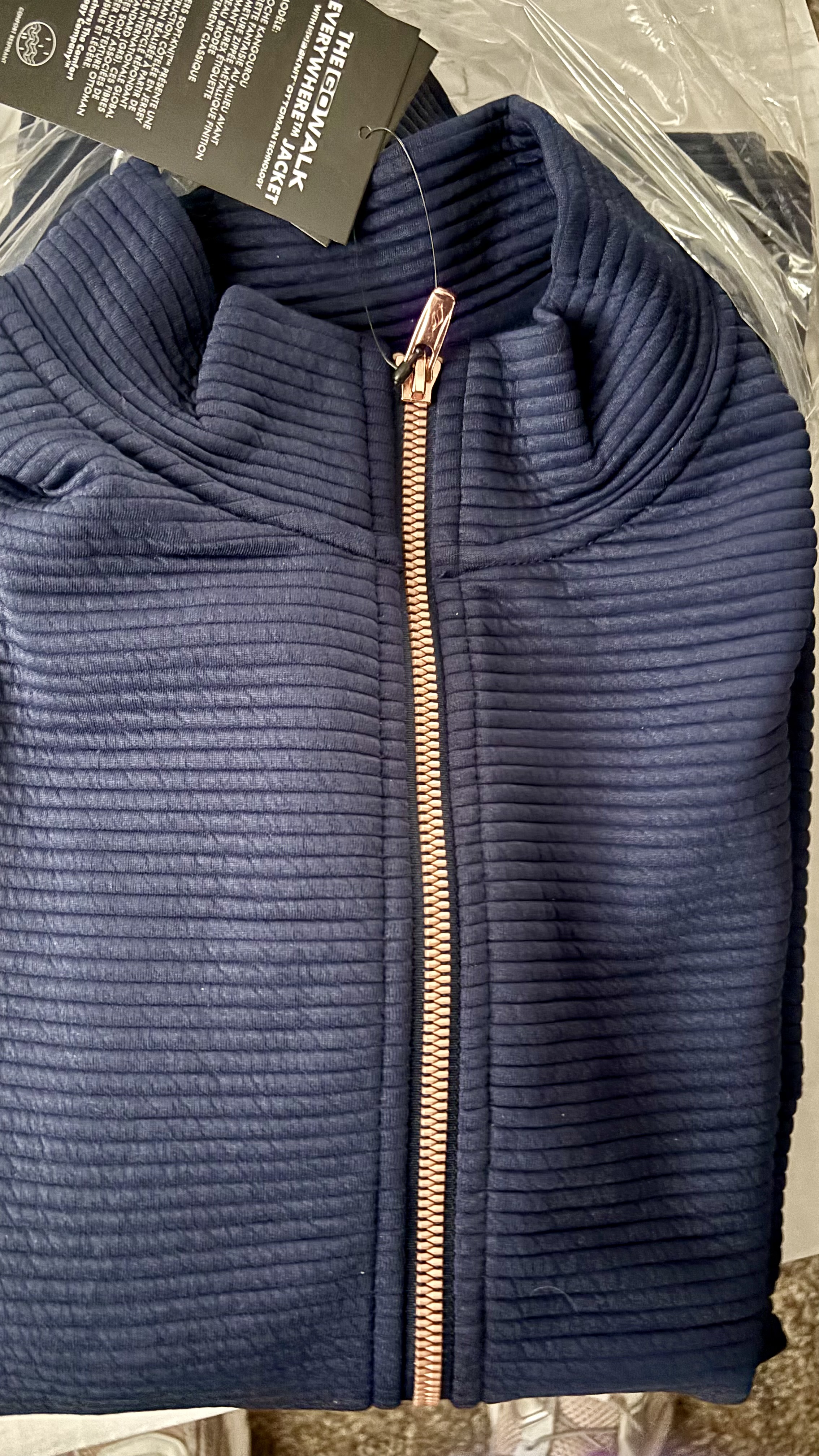 Rose gold zipper?  YUK!!