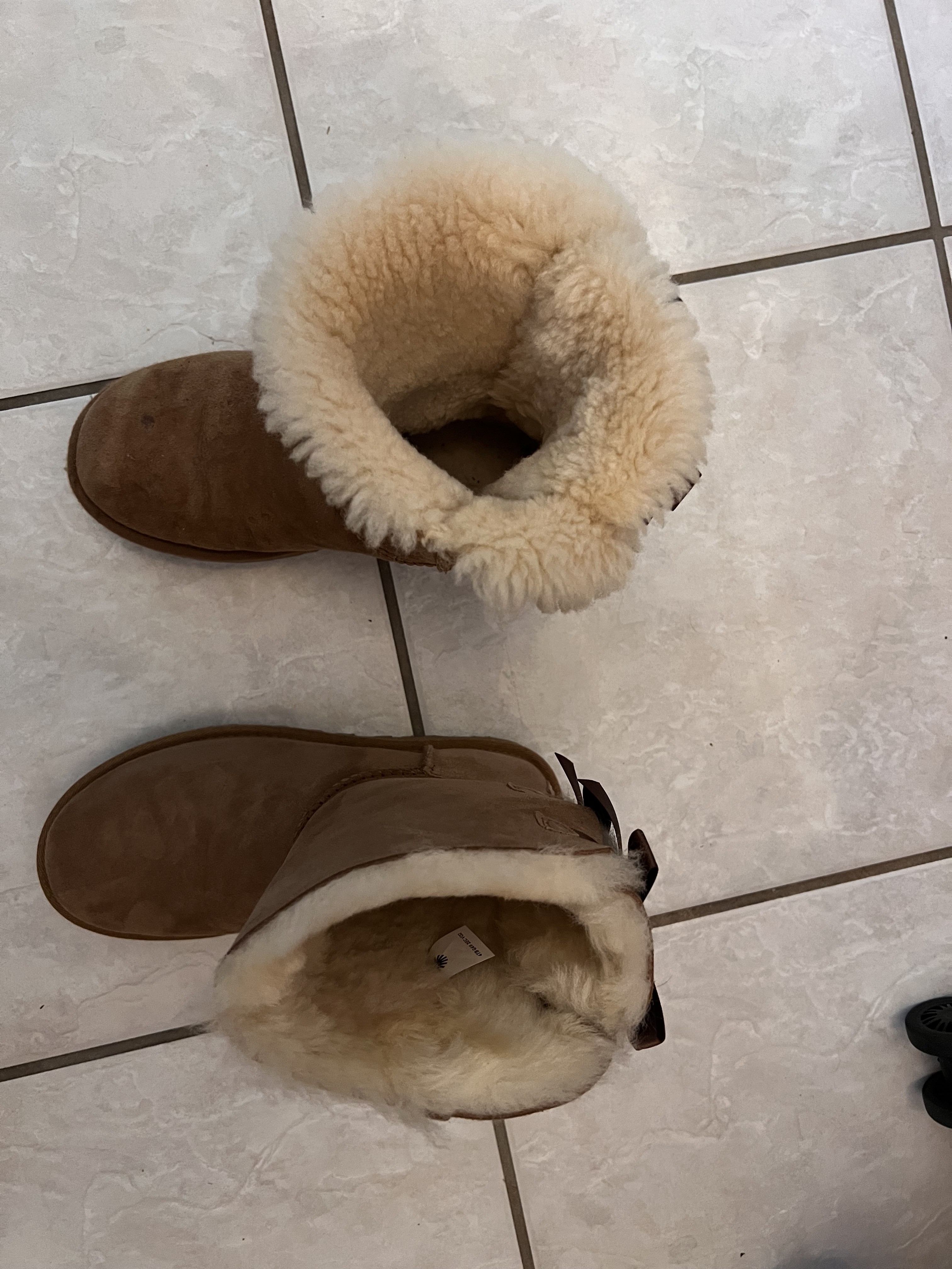 Lack of fluff and much thinner leather