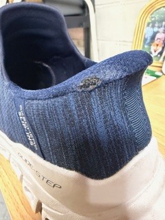 The last pair did the same, so I bought new ones and same thing happen